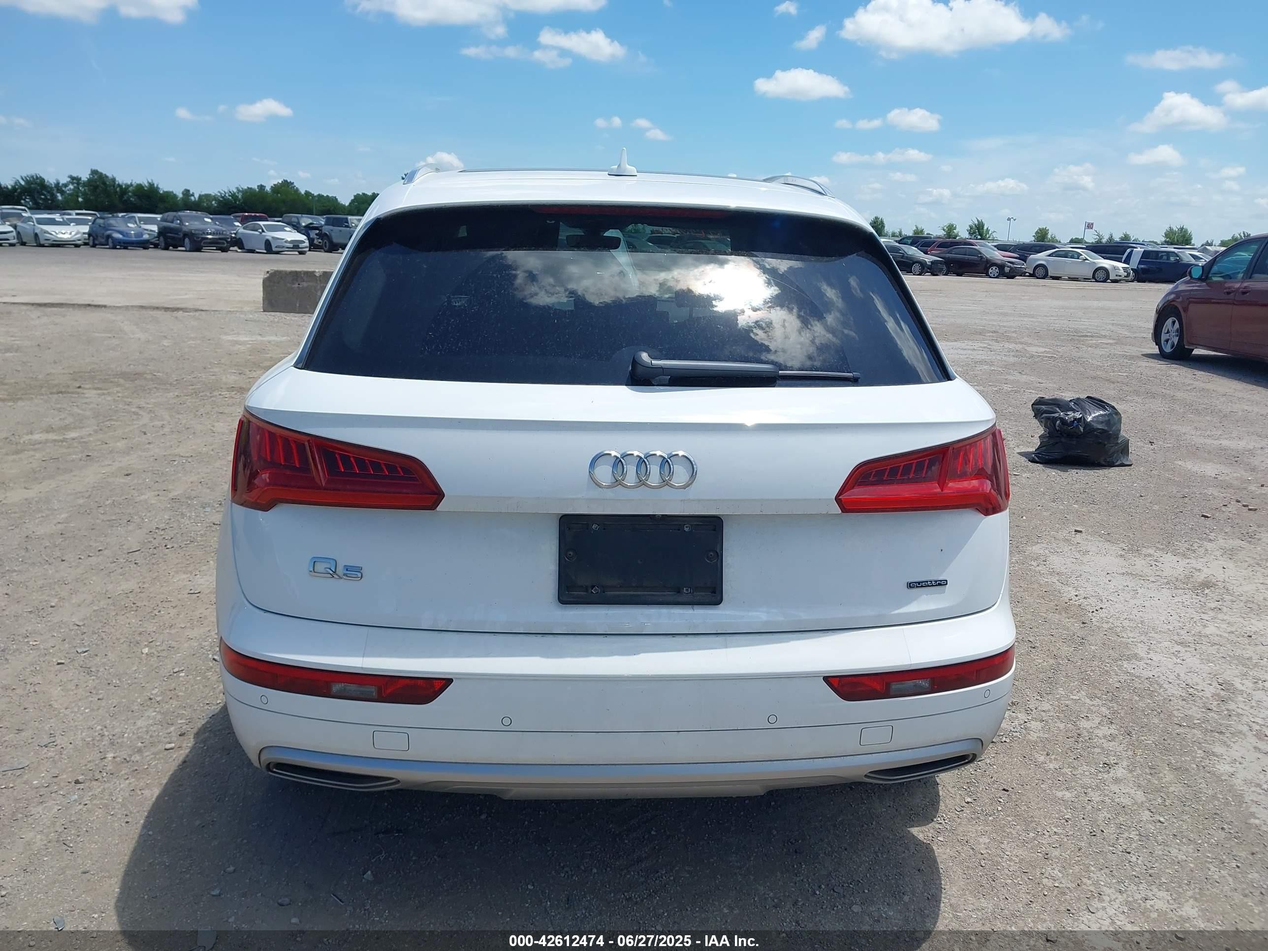 2020 Audi Q5 Premium 45 Tfsi Quattro S Tronic White vin: WA1ANAFY4L2064439