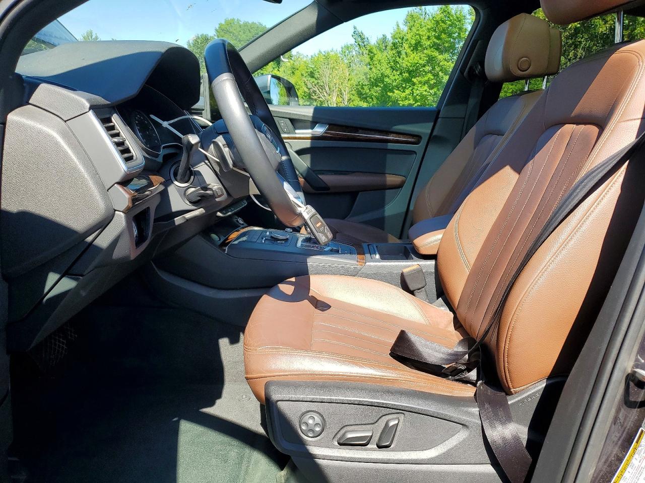 2018 Audi Q5 Premium Blue vin: WA1ANAFY5J2021158
