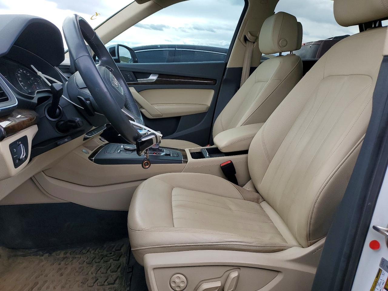 2019 Audi Q5 Premium White vin: WA1ANAFY5K2140989