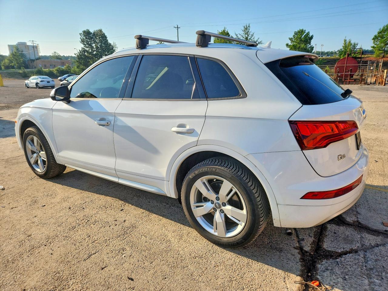 2018 Audi Q5 Premium White vin: WA1ANAFY9J2010115