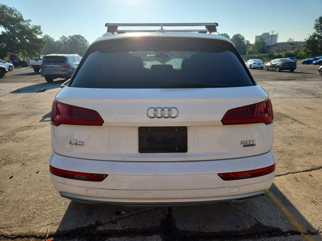 2018 Audi Q5 Premium White vin: WA1ANAFY9J2010115