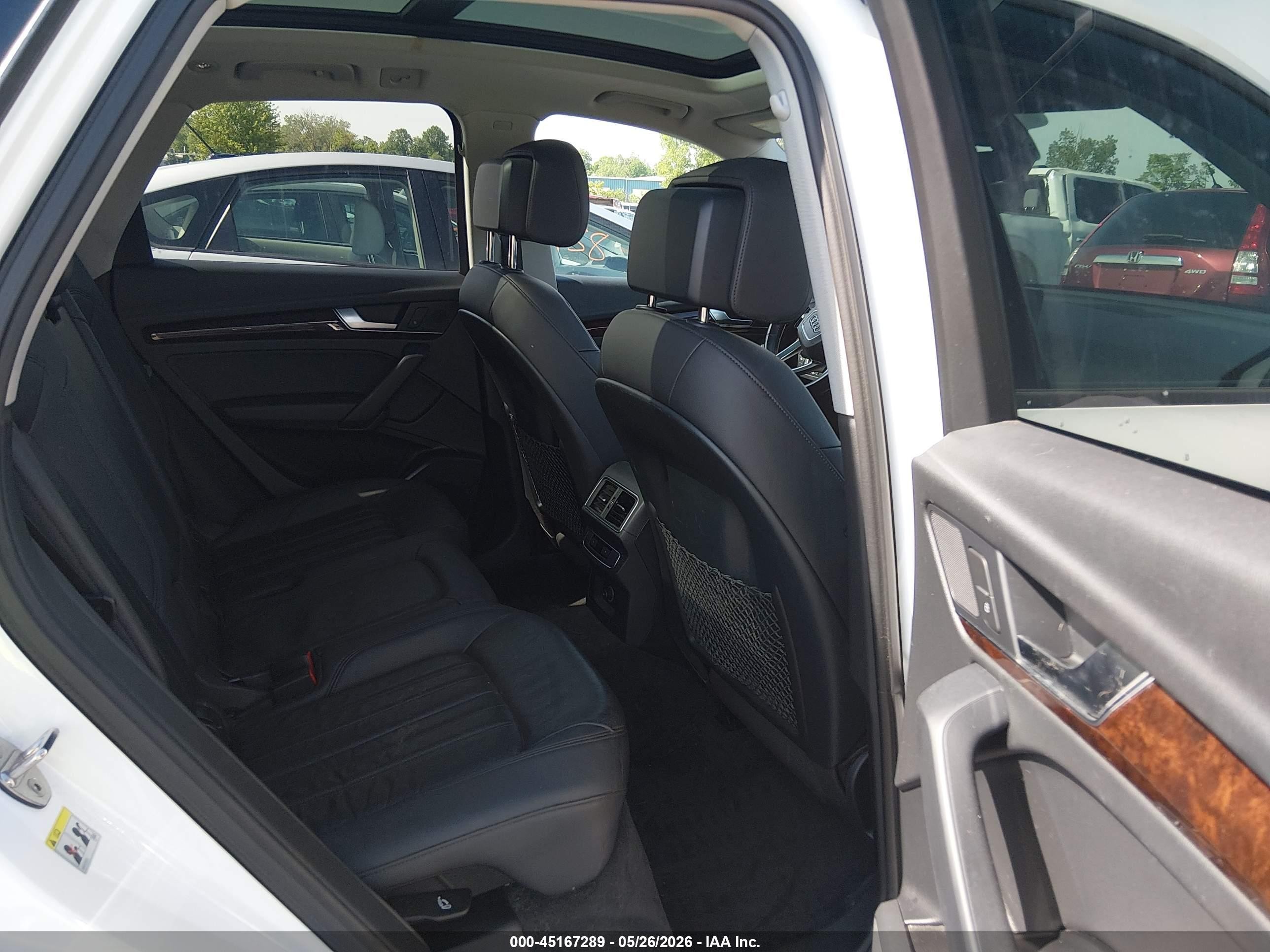 2018 Audi Q5 2.0t Premium/2.0t Tech Premium Белый vin: WA1ANAFY9J2169703