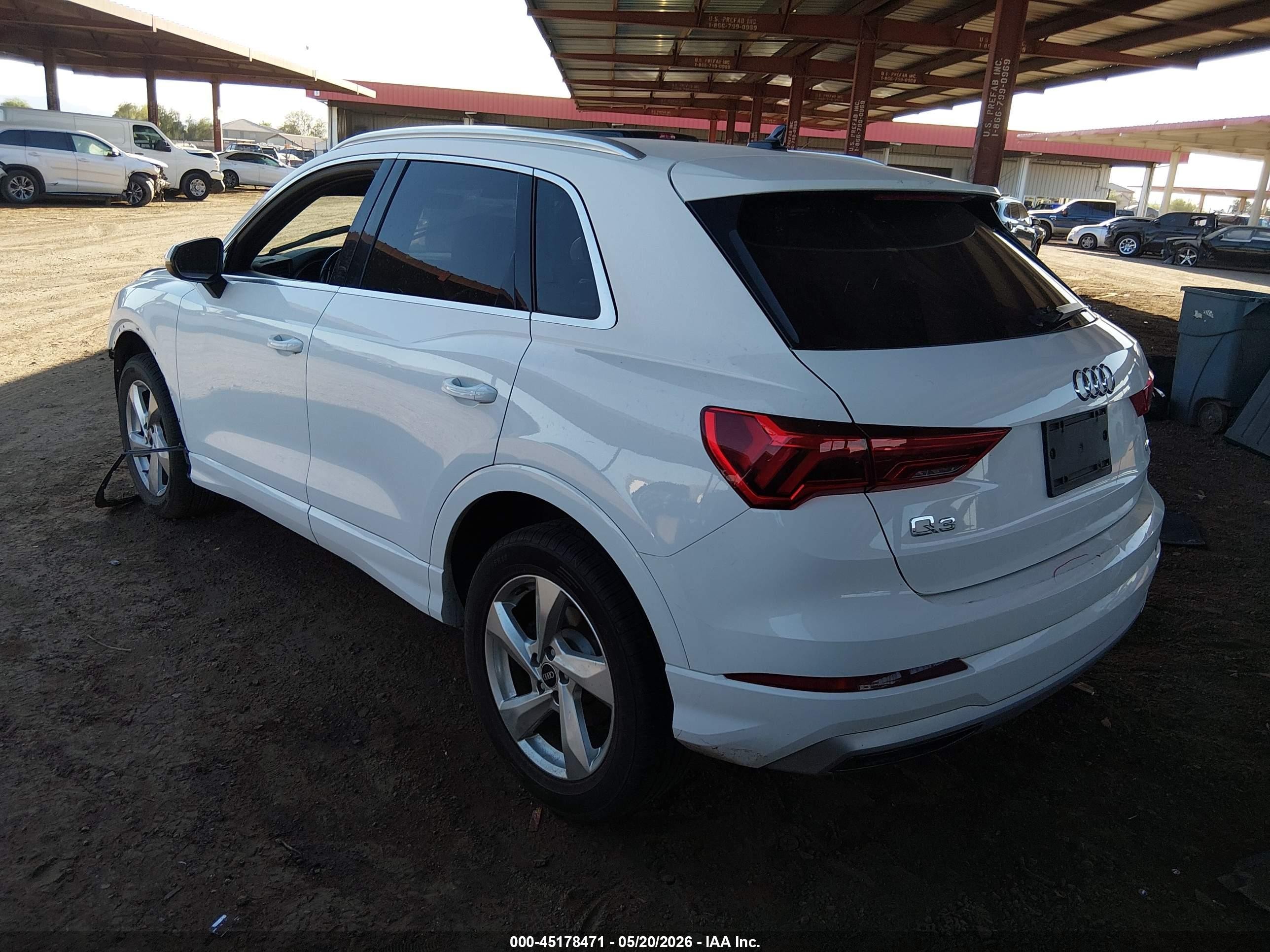 2021 Audi Q3 Premium 40 Tfsi Quattro Tiptronic Белый vin: WA1AUCF34M1060188