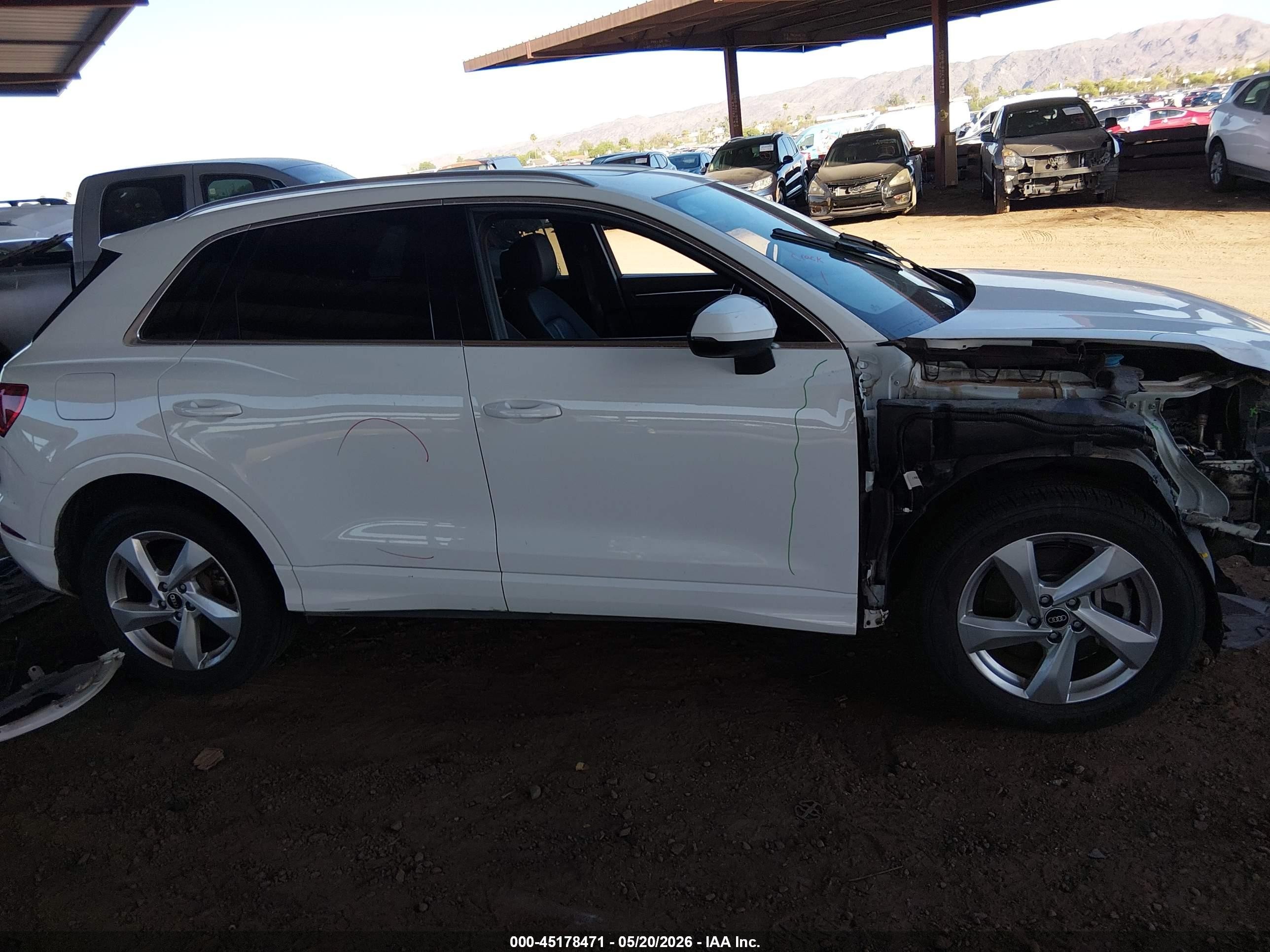 2021 Audi Q3 Premium 40 Tfsi Quattro Tiptronic Белый vin: WA1AUCF34M1060188