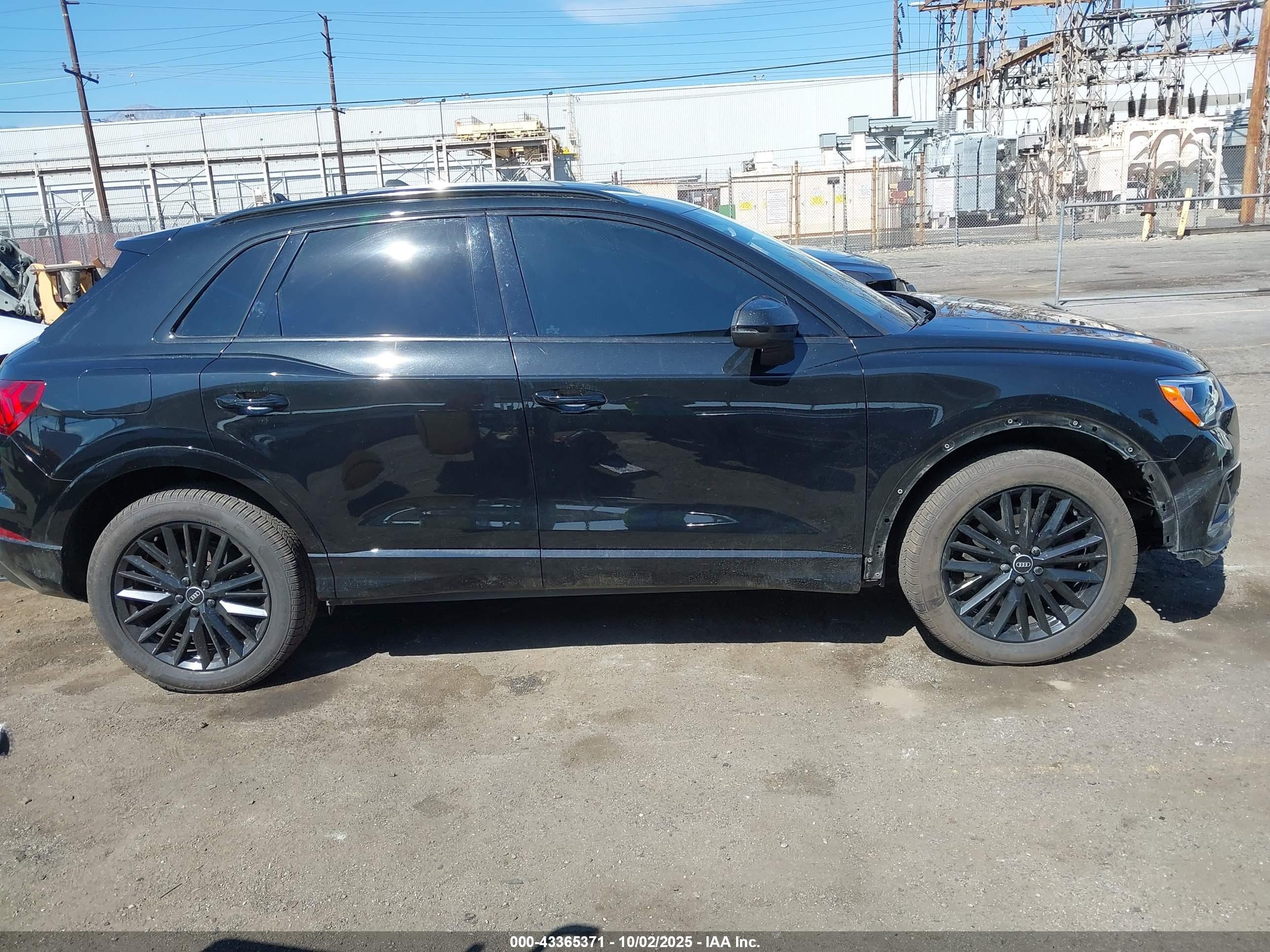 2022 Audi Q3 Premium 40 Tfsi Quattro Tiptronic Black vin: WA1AUCF38N1036073