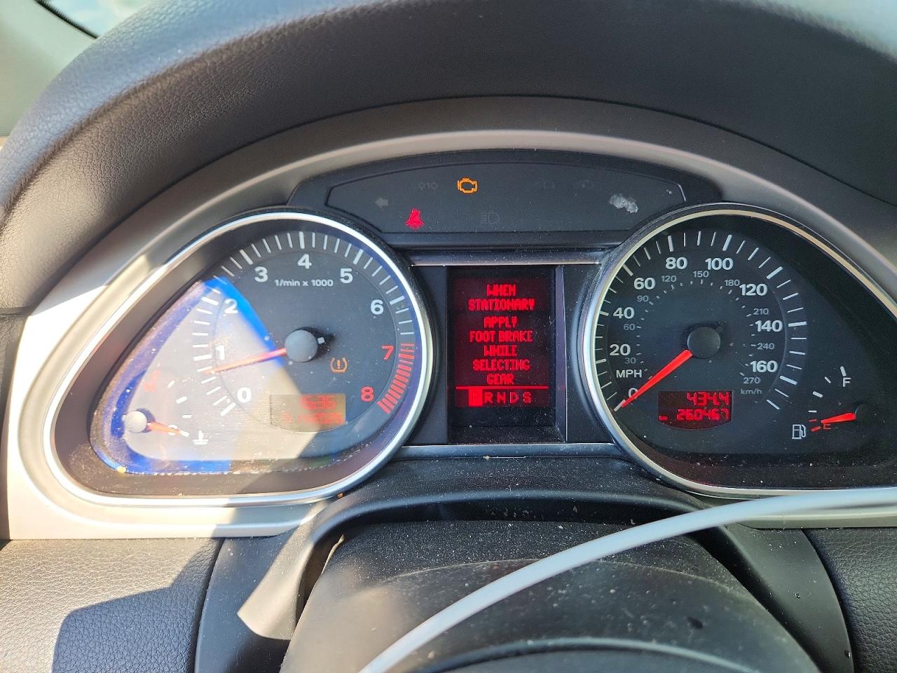 2007 Audi Q7 4.2 Quattro Серый vin: WA1AV74L47D019540