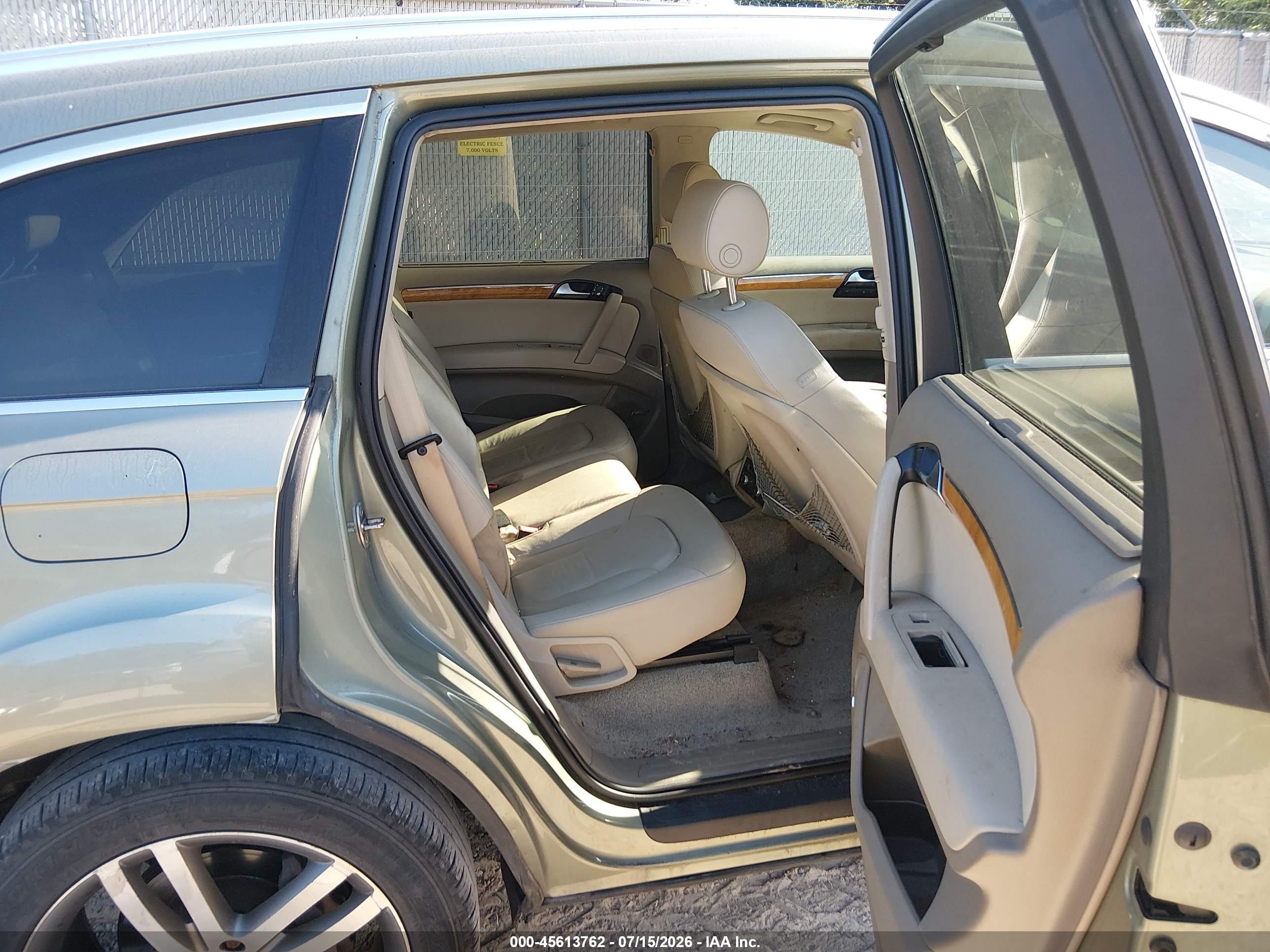2007 Audi Q7 4.2 Green vin: WA1AV74L57D010104