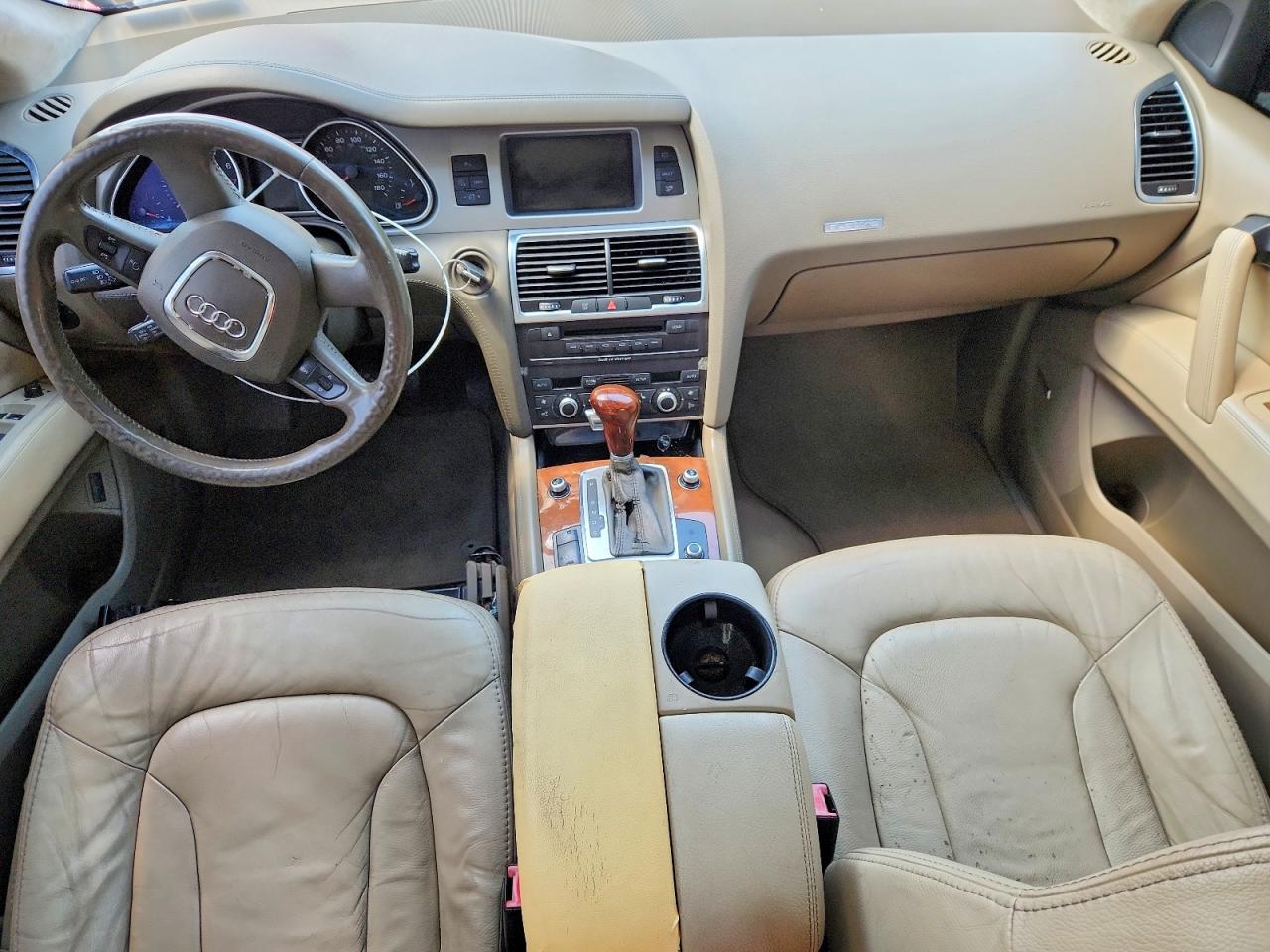 2009 Audi Q7 Prestige Red vin: WA1AV74L89D018930