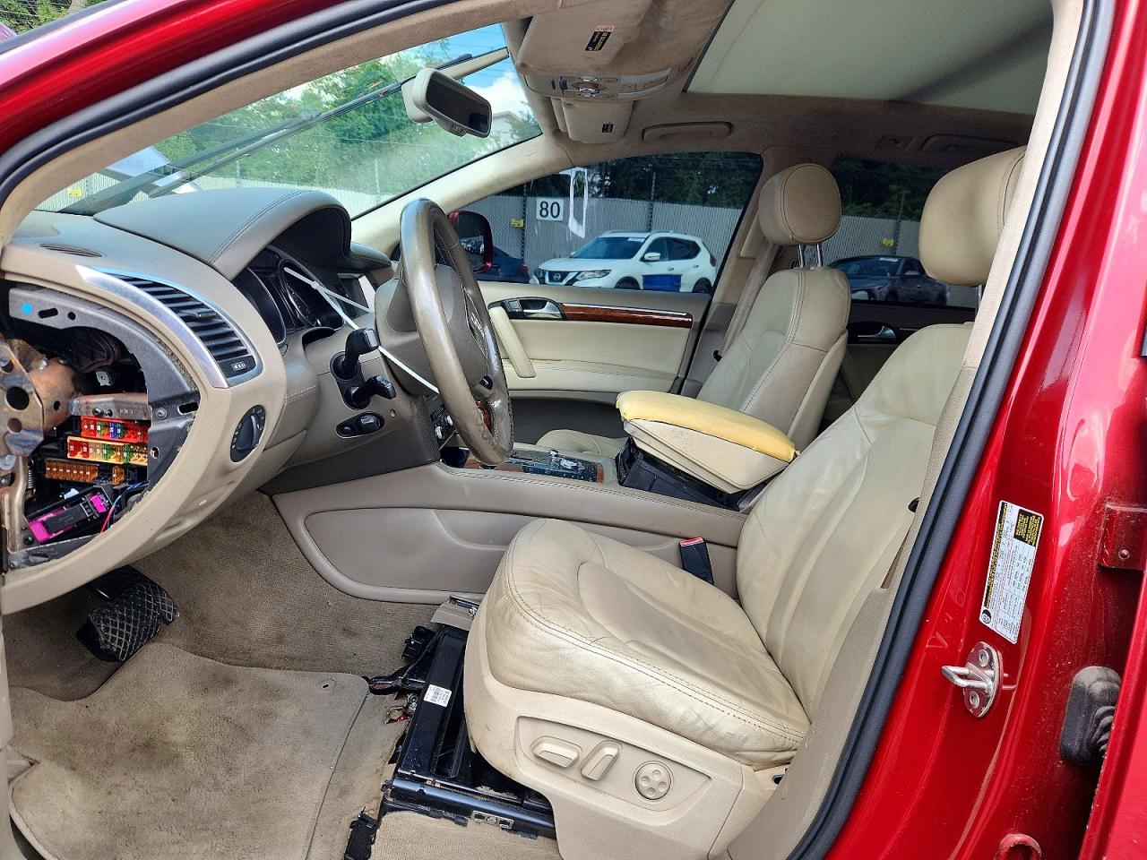 2009 Audi Q7 Prestige Red vin: WA1AV74L89D018930