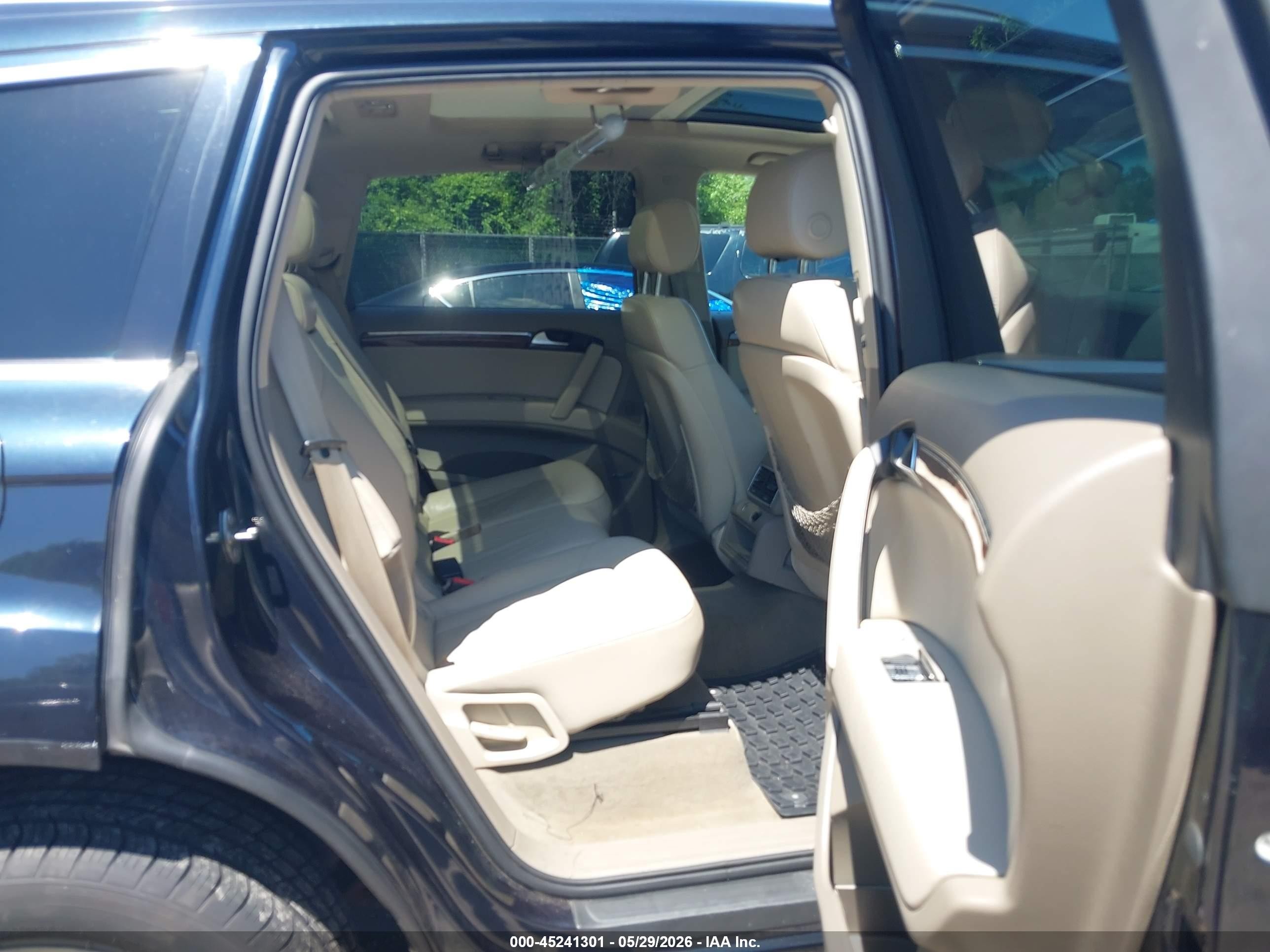 2009 Audi Q7 3.6 5 Passenger/3.6 Premium Blue vin: WA1AY74LX9D003725