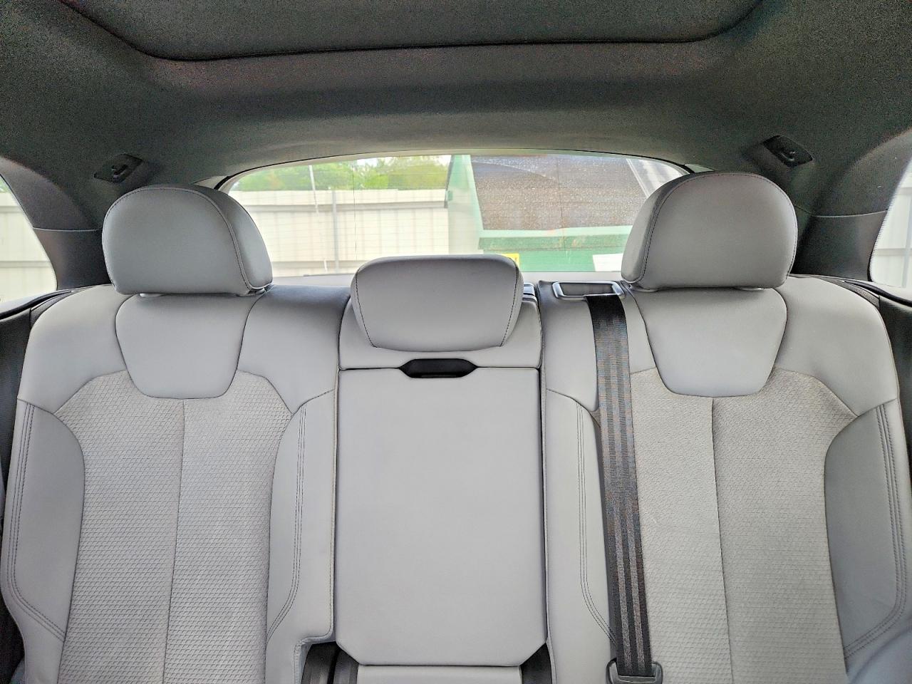 2022 Audi Sq5 Premium Plus Black vin: WA1B4AFY4N2135679