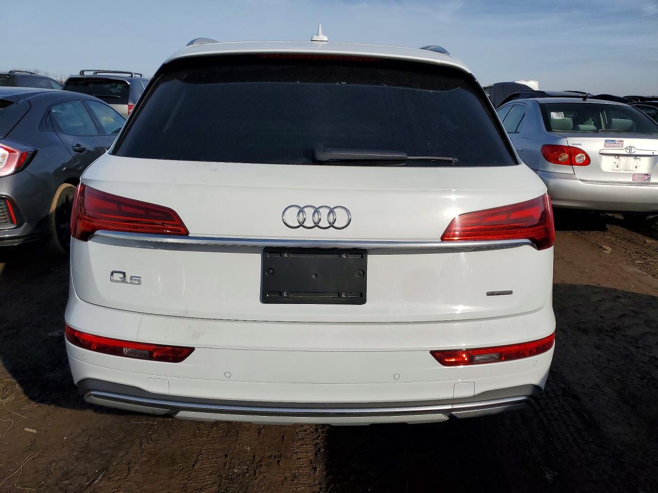 2021 Audi Q5 Premium Plus Белый vin: WA1BAAFY6M2060491