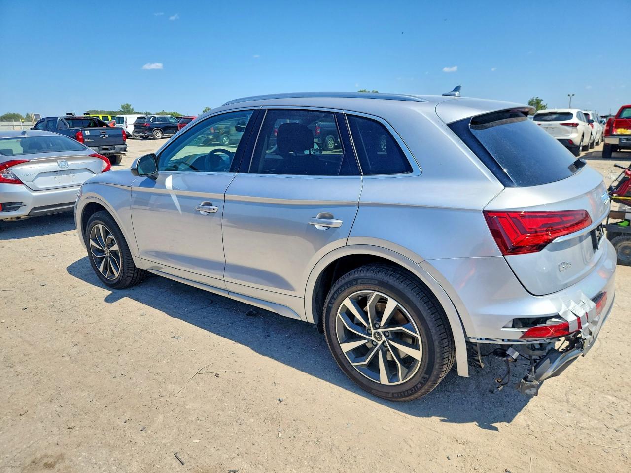 2021 Audi Q5 Premium Plus Серебряный vin: WA1BAAFY8M2010028
