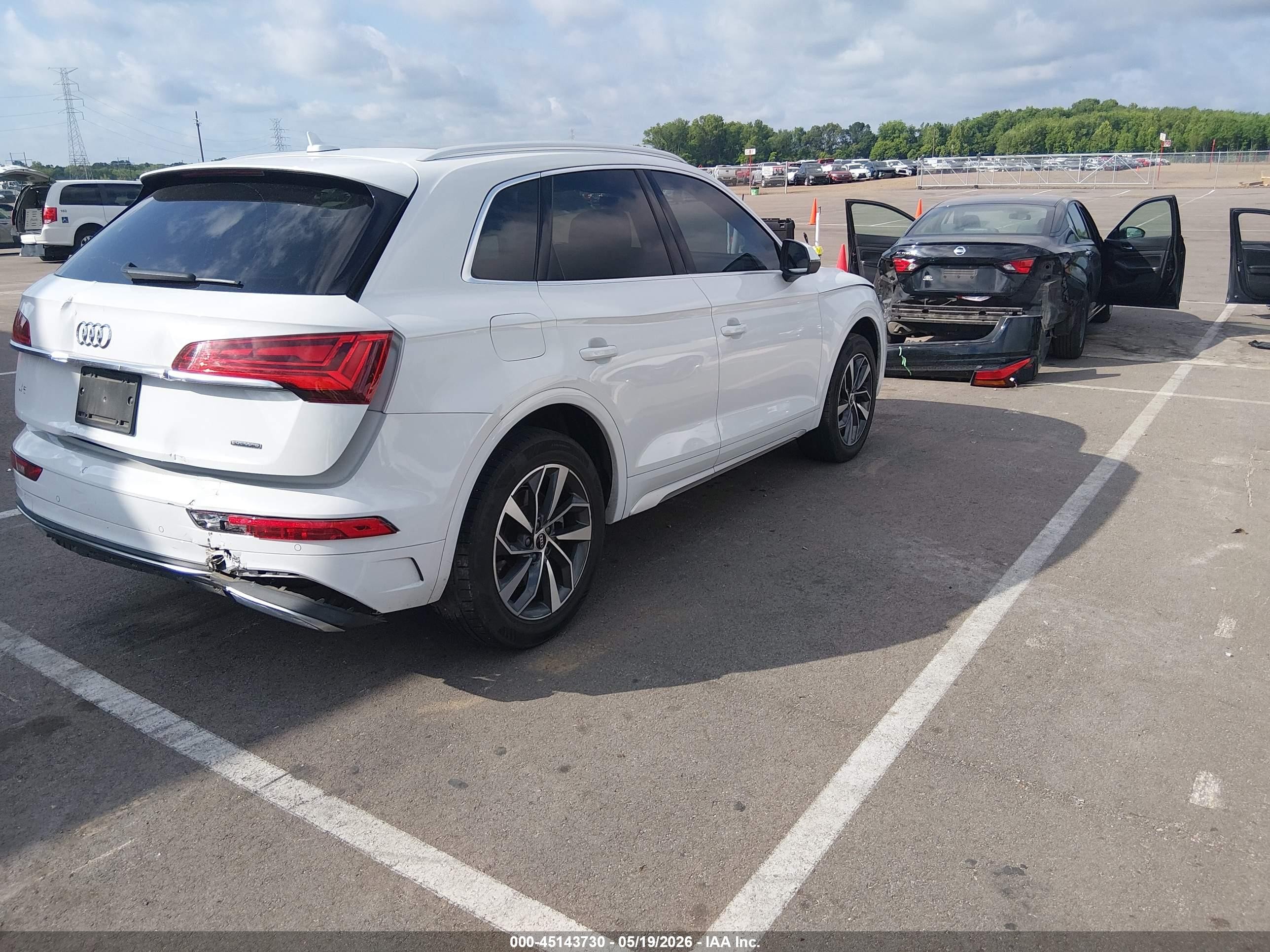 2021 Audi Q5 Premium Plus 45 Tfsi Quattro S Tronic White vin: WA1BAAFY8M2131903