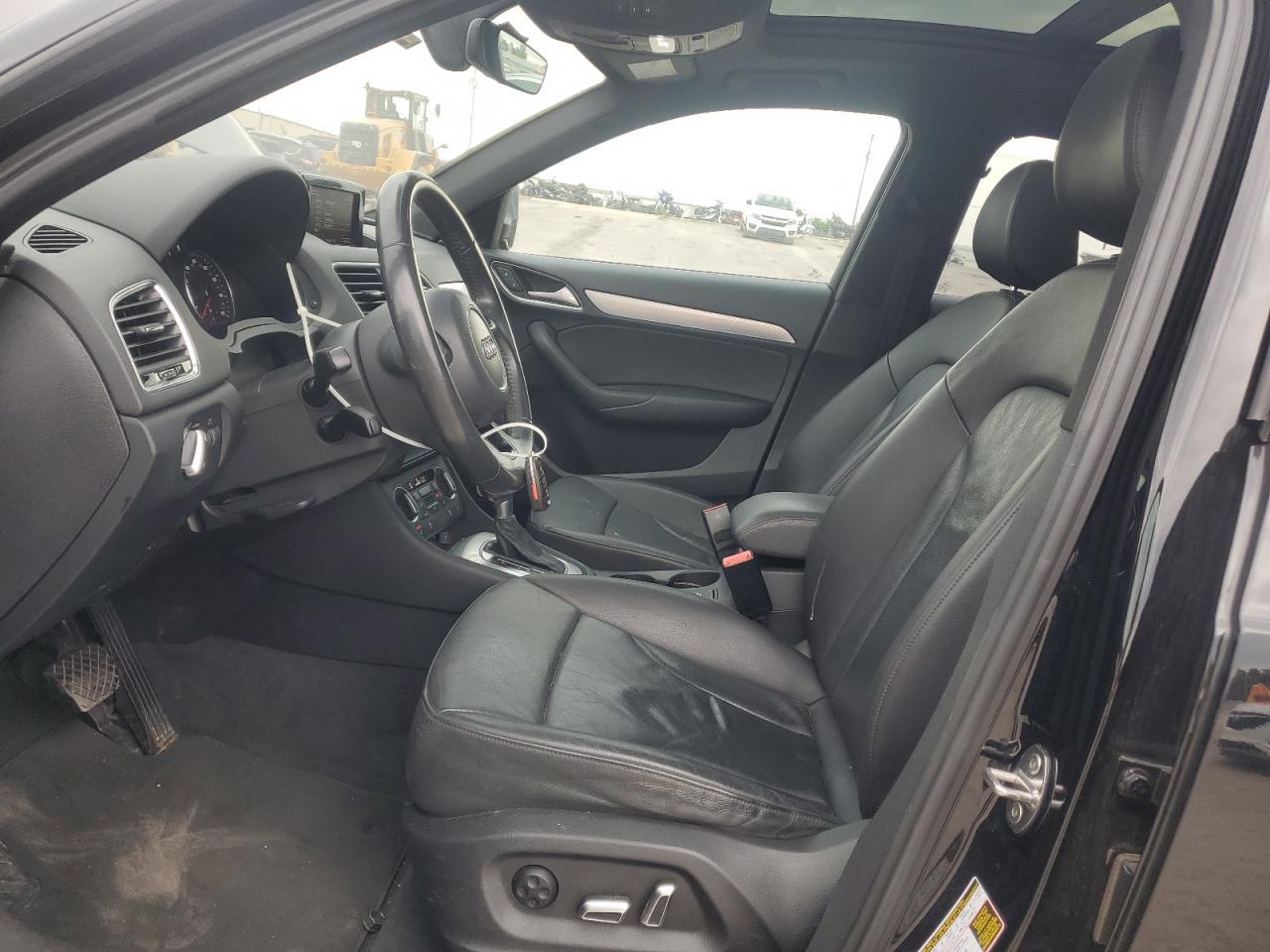 2018 Audi Q3 Premium Black vin: WA1BCCFS2JR015133