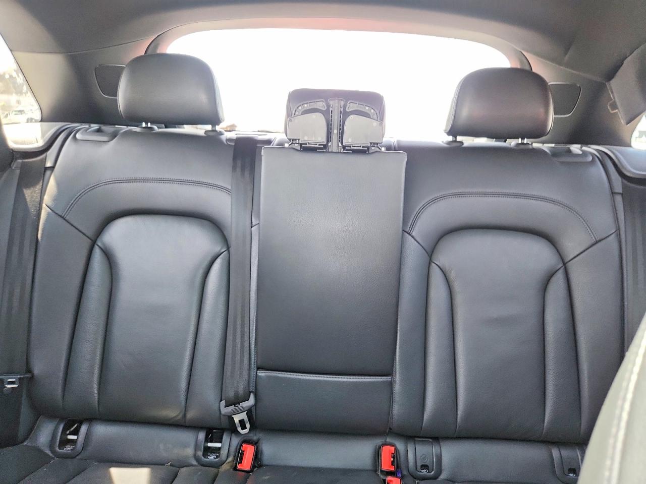 2018 Audi Q3 Premium Белый vin: WA1BCCFS4JR027753