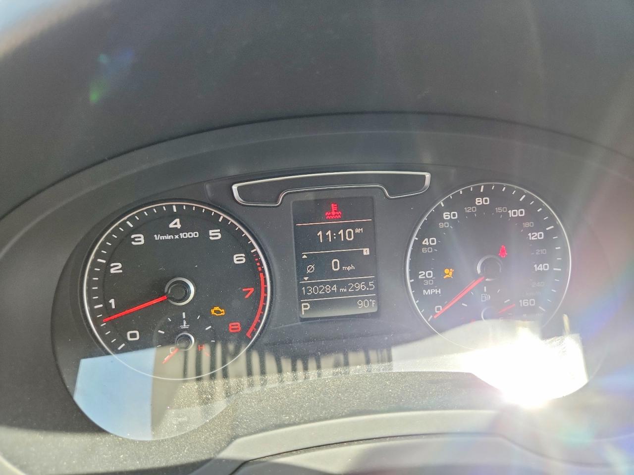 2018 Audi Q3 Premium Белый vin: WA1BCCFS4JR027753