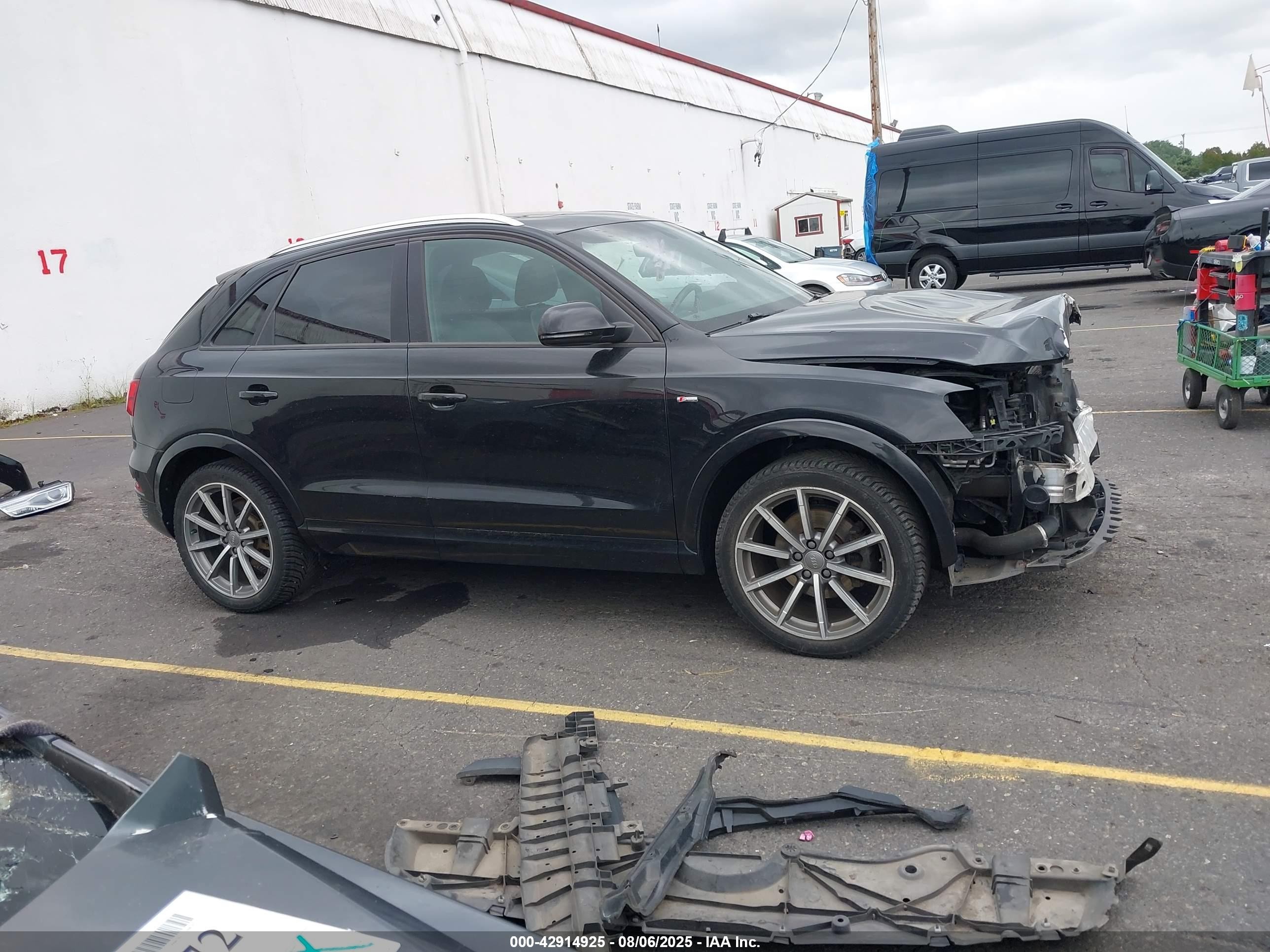 2018 Audi Q3 2.0t Premium/2.0t Sport Premium Black vin: WA1BCCFS7JR017718