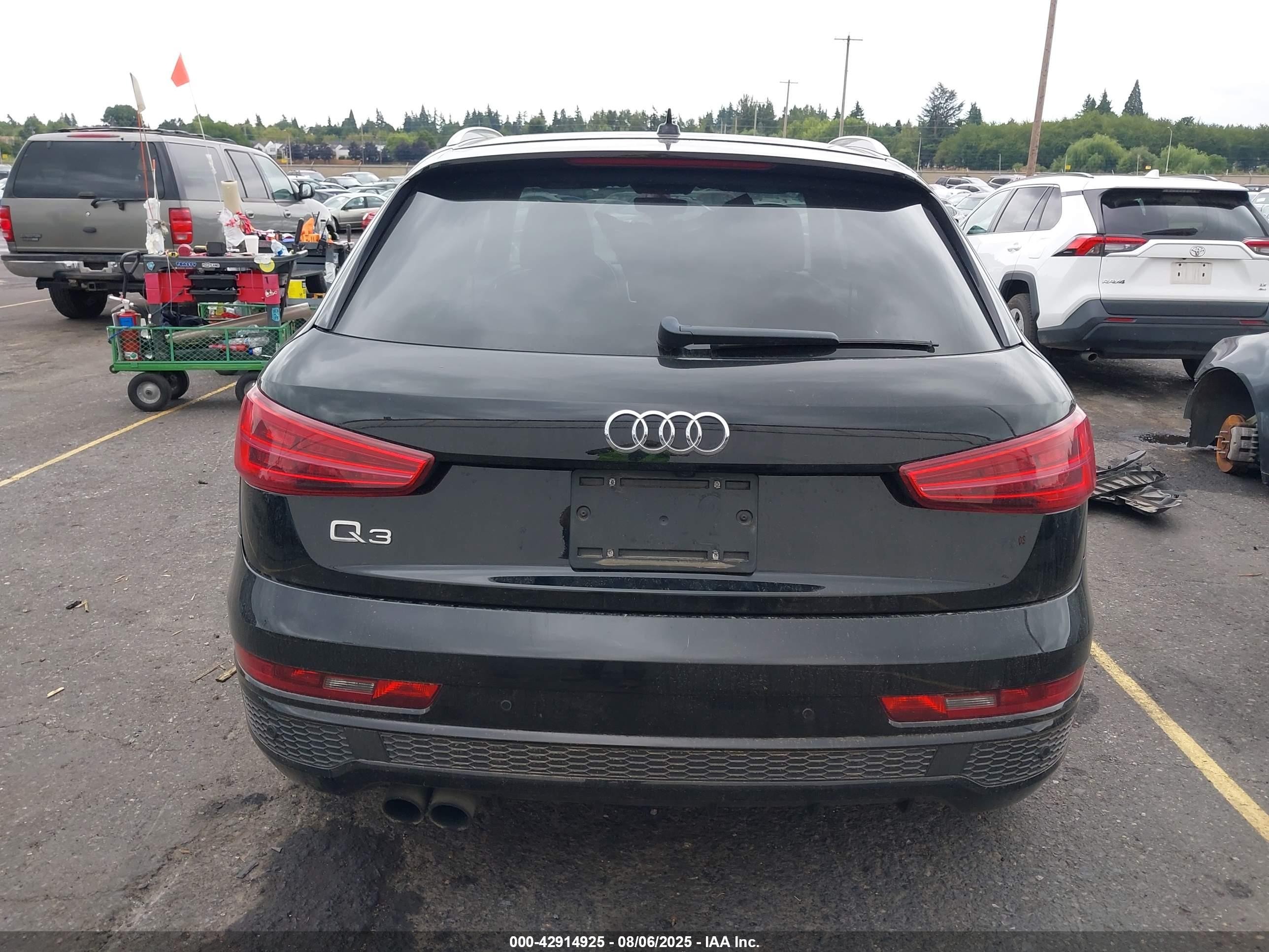 2018 Audi Q3 2.0t Premium/2.0t Sport Premium Black vin: WA1BCCFS7JR017718