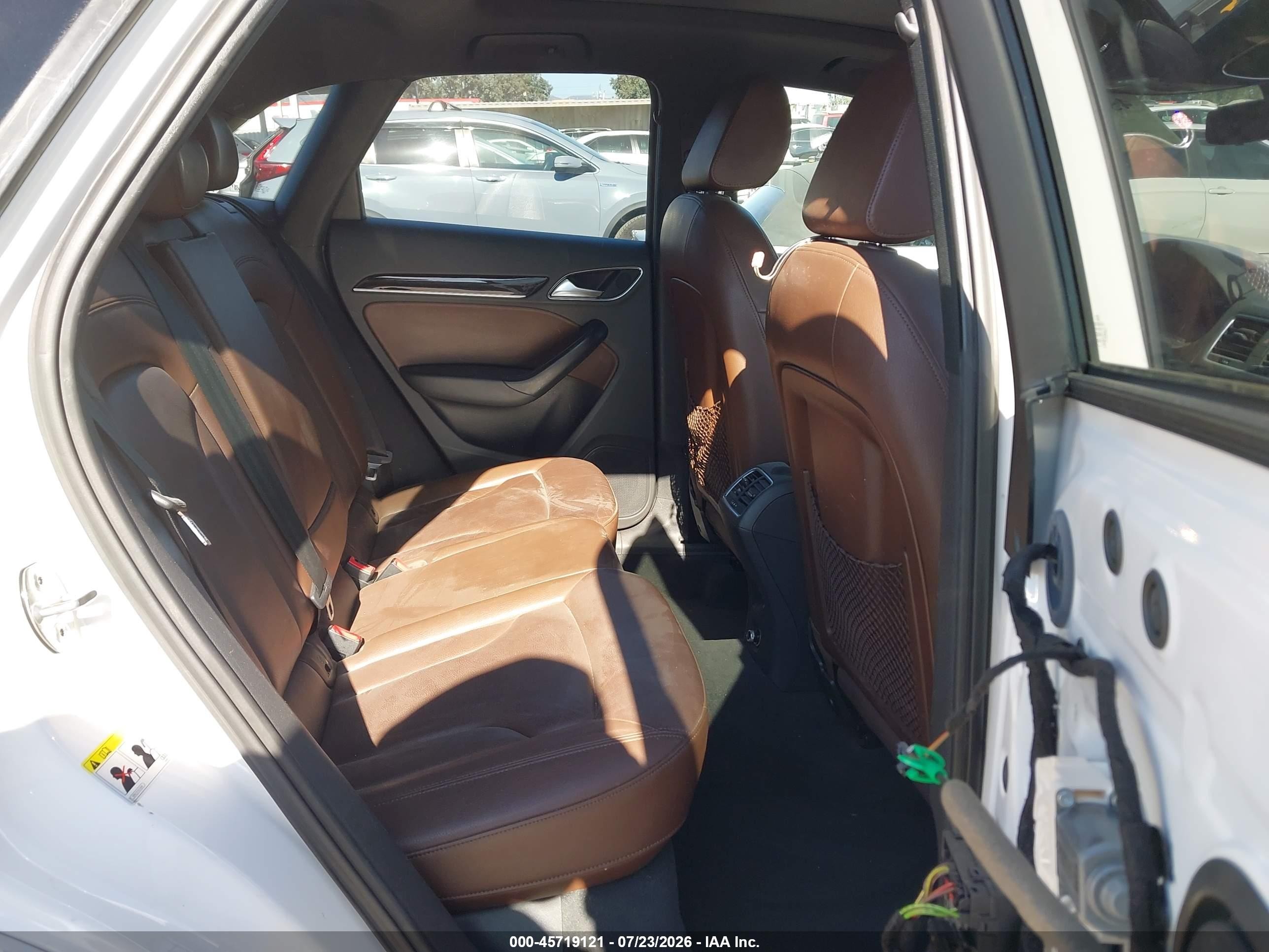2015 Audi Q3 2.0t Premium Plus White vin: WA1BFCFS0FR013475