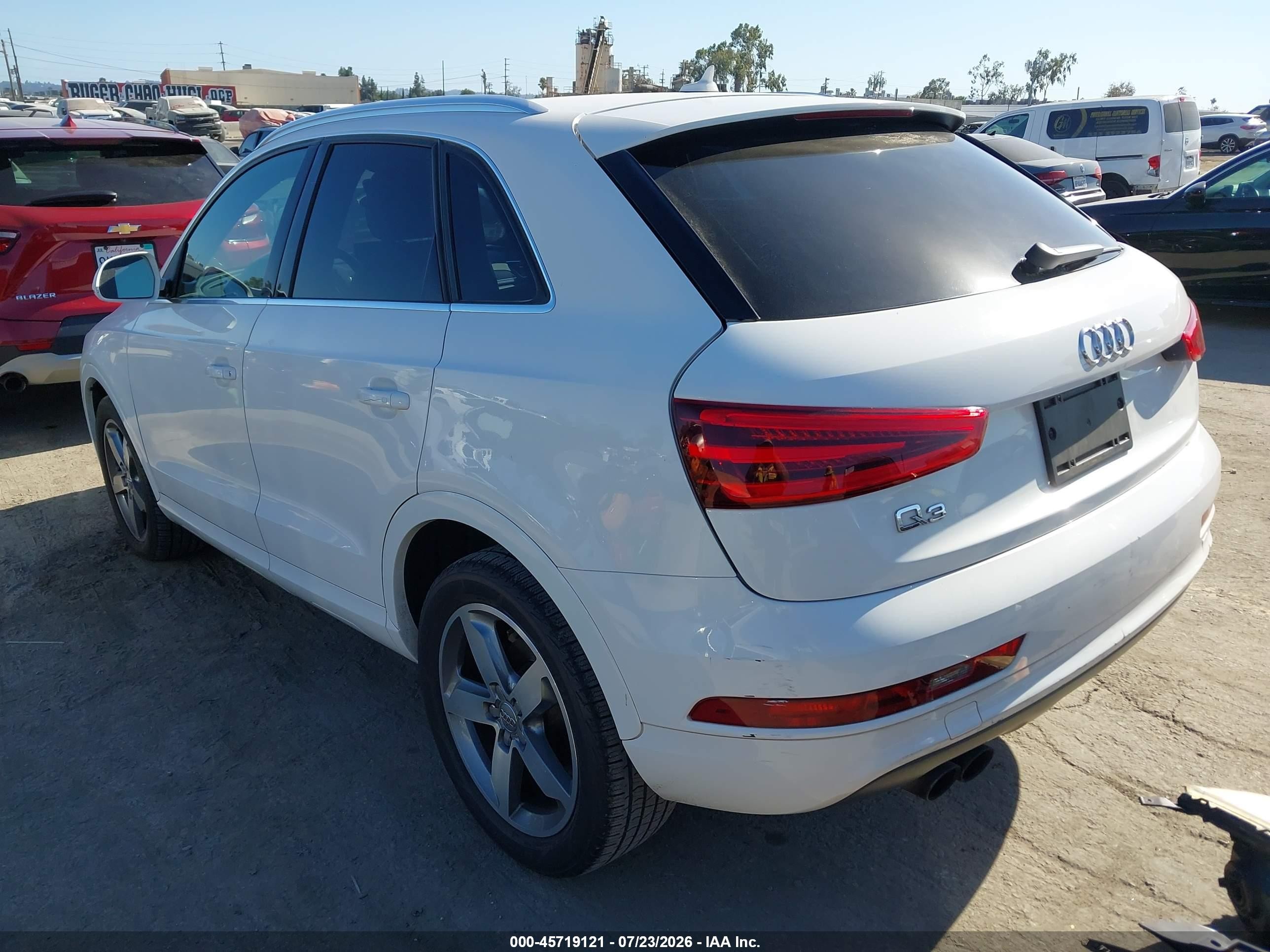 2015 Audi Q3 2.0t Premium Plus White vin: WA1BFCFS0FR013475