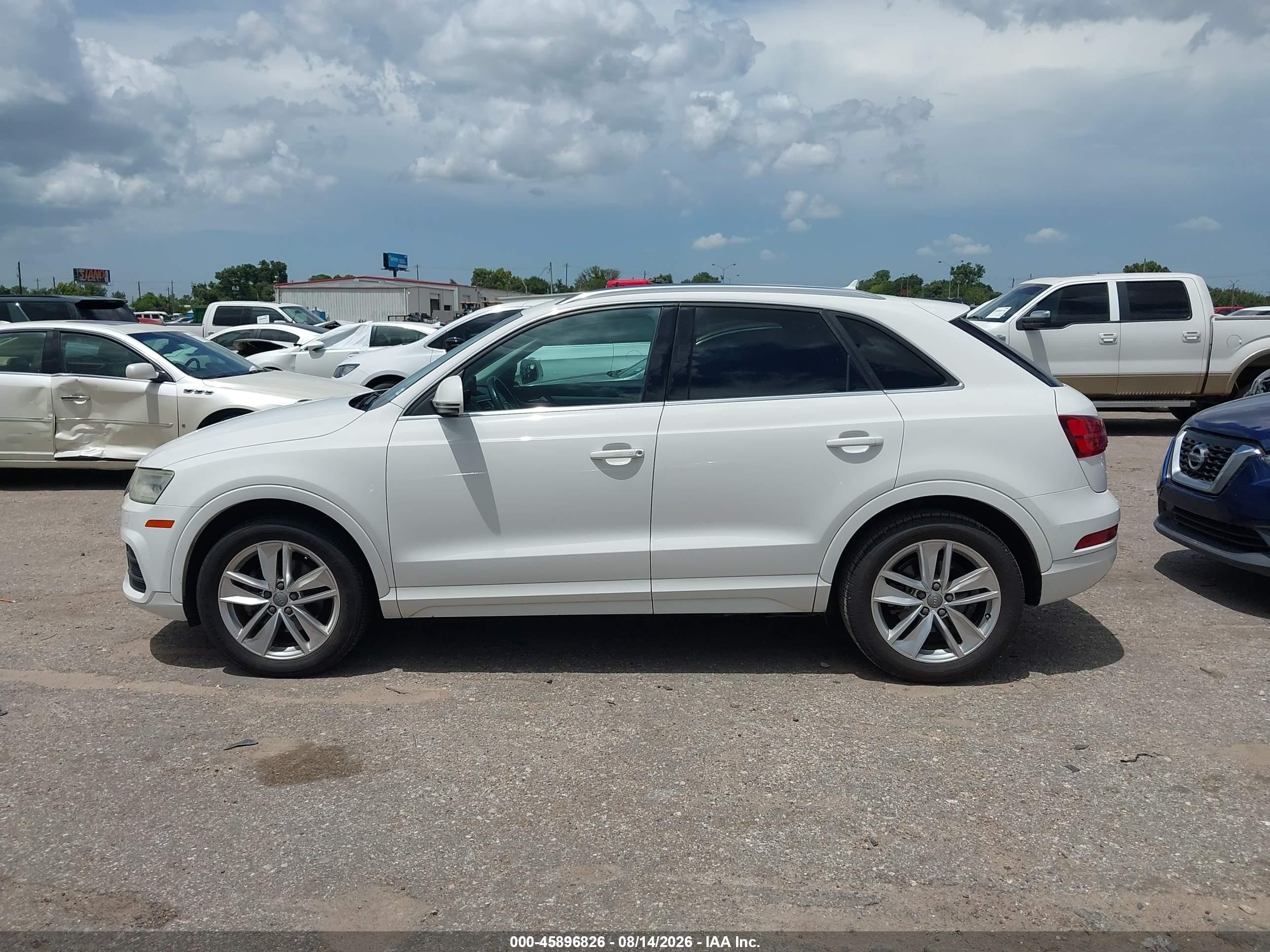 2016 Audi Q3 2.0t Premium Plus White vin: WA1BFCFS1GR004771