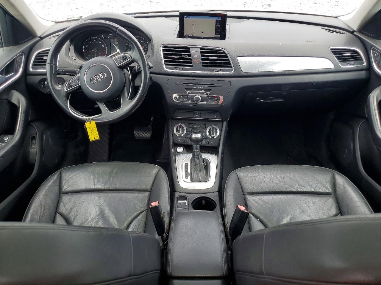 2015 Audi Q3 Premium Plus Белый vin: WA1BFCFS2FR000386