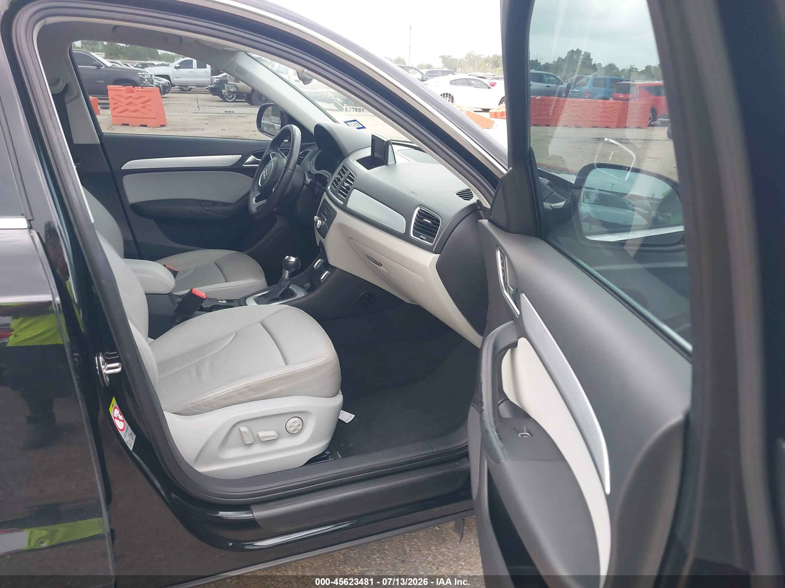 2015 Audi Q3 2.0t Premium Plus Black vin: WA1BFCFS3FR002549