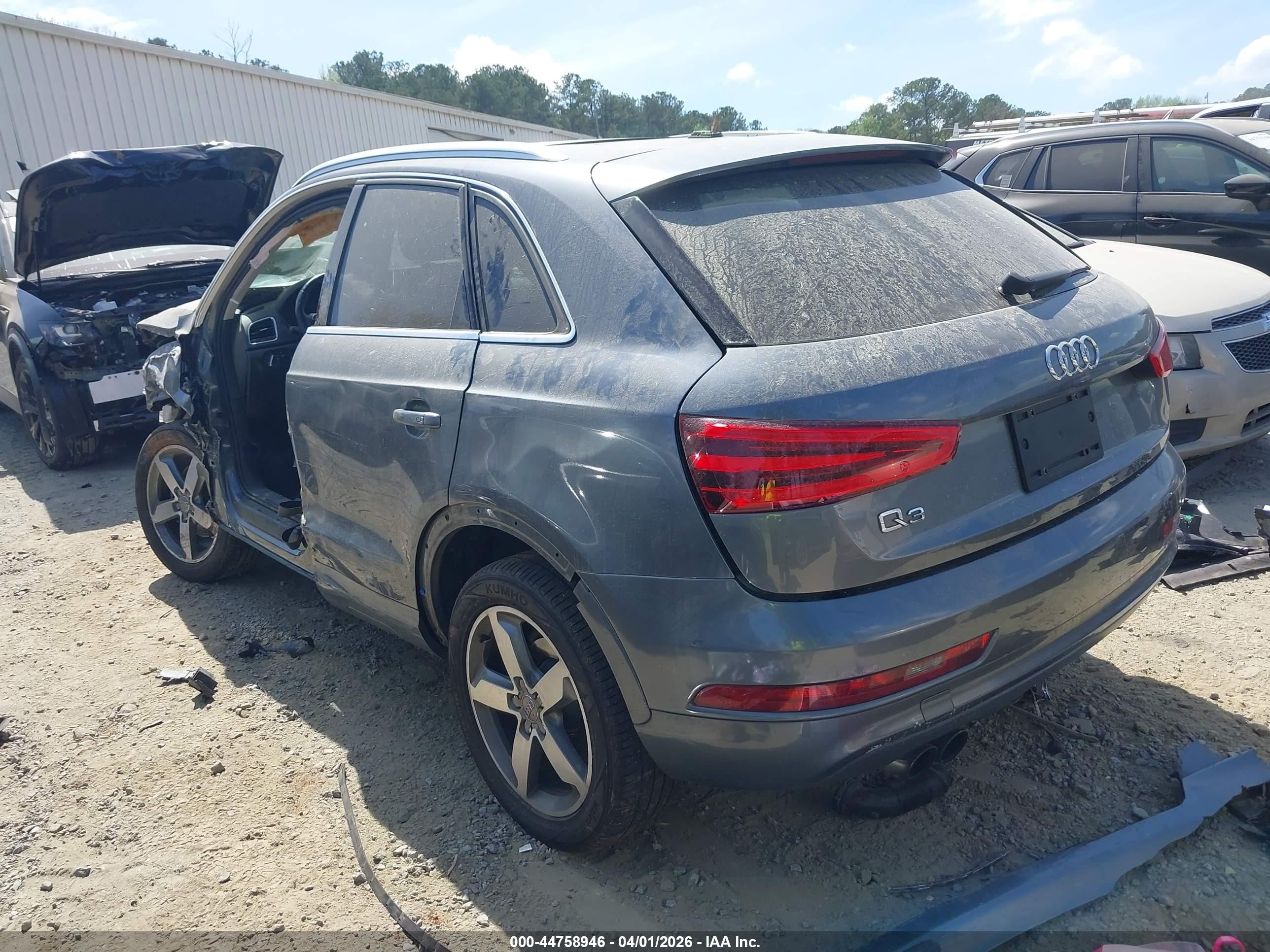 2015 Audi Q3 2.0t Premium Plus Gray vin: WA1BFCFS4FR001099