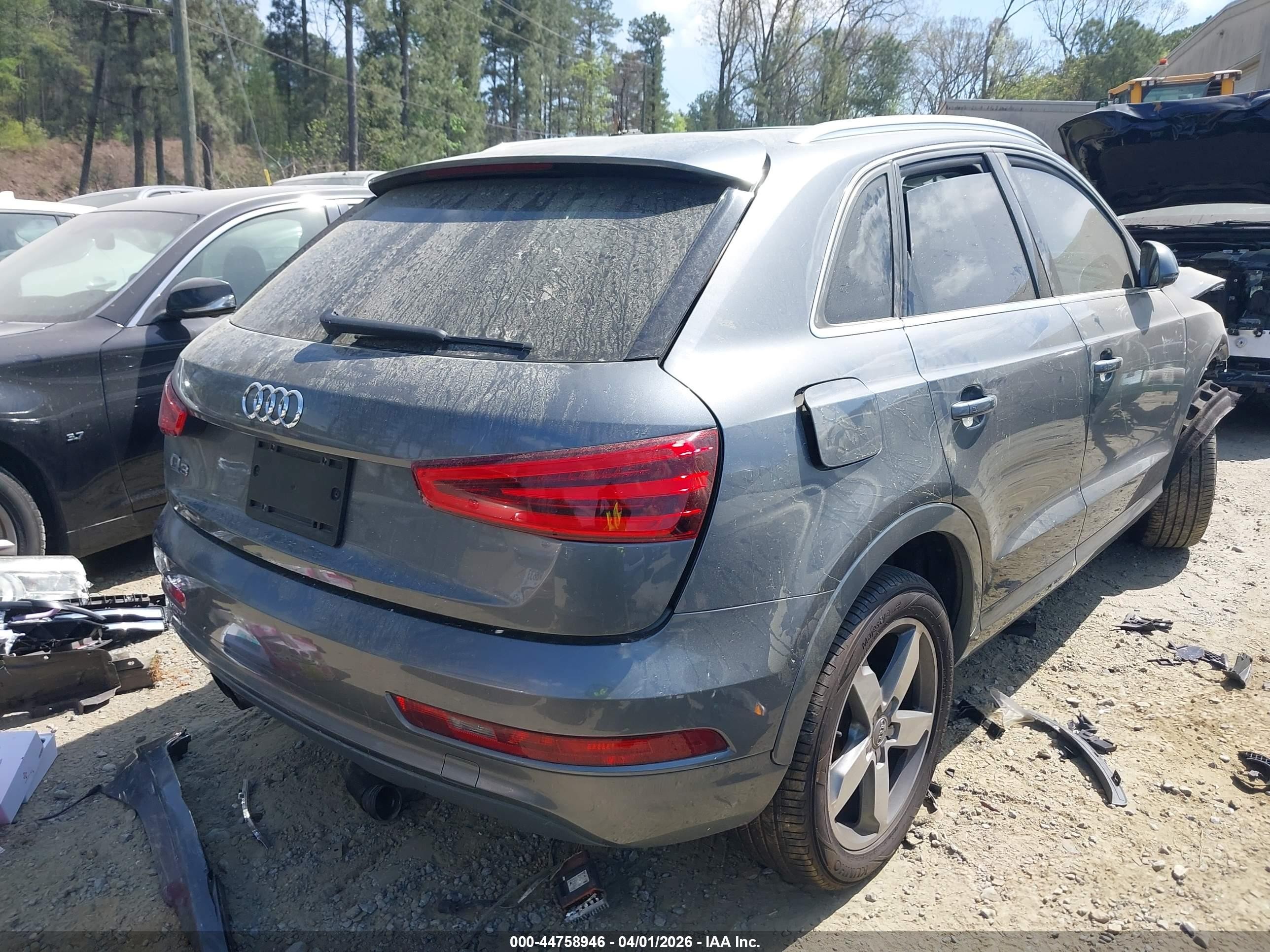 2015 Audi Q3 2.0t Premium Plus Gray vin: WA1BFCFS4FR001099