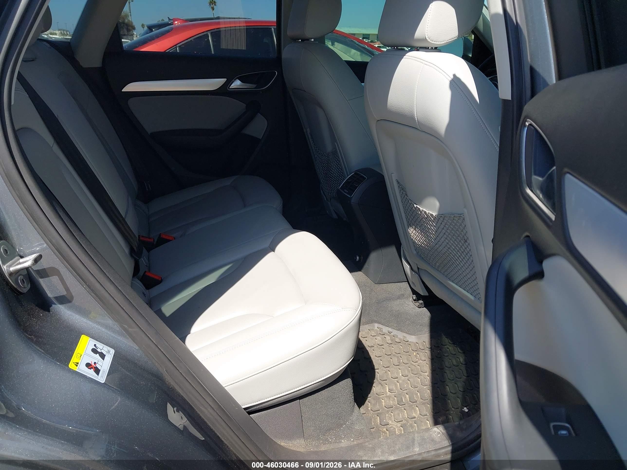 2015 Audi Q3 2.0t Premium Plus Gray vin: WA1BFCFS6FR013352