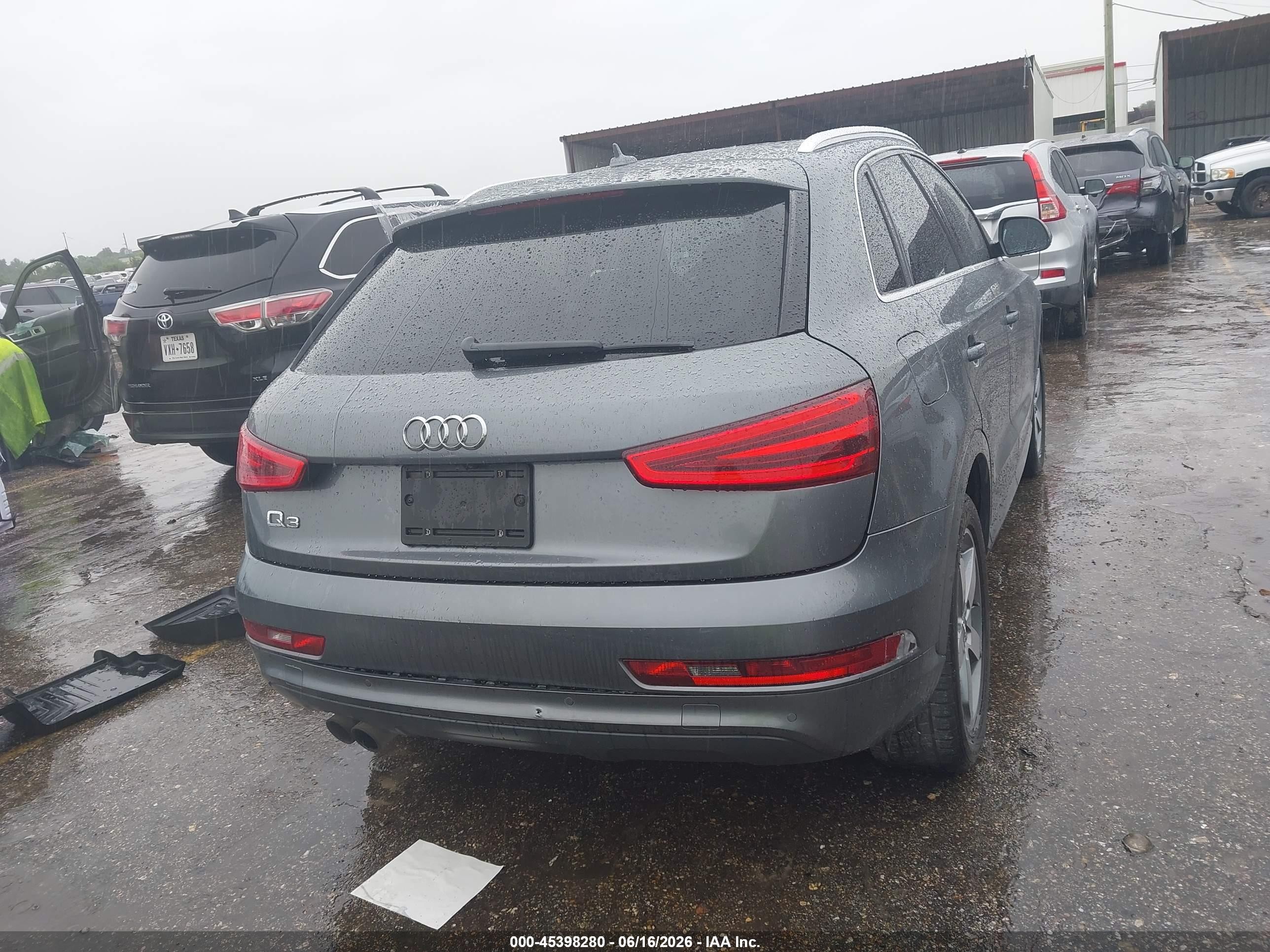 2015 Audi Q3 2.0t Premium Plus Gray vin: WA1BFCFS9FR007965