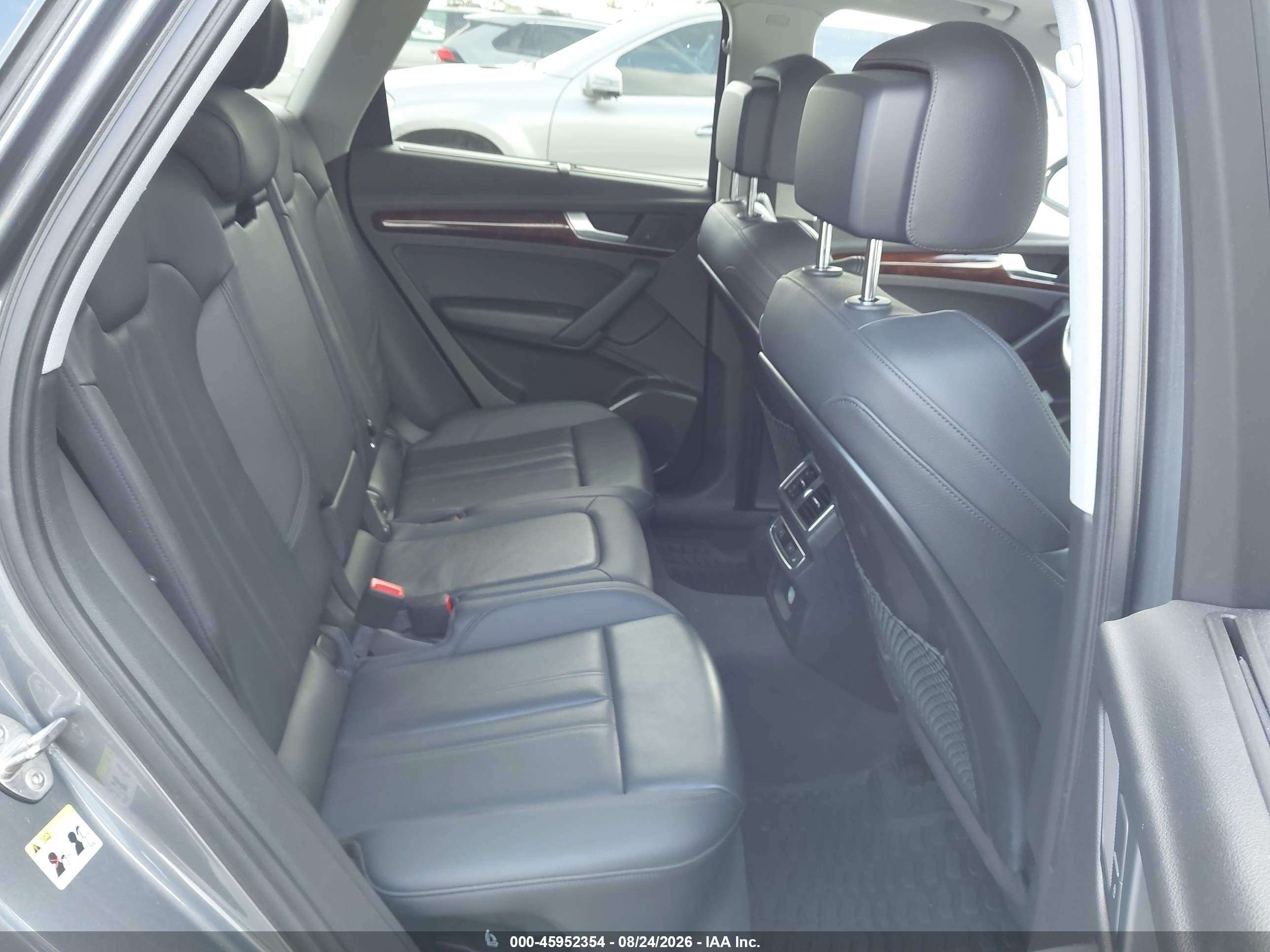 2018 Audi Q5 2.0t Premium/2.0t Tech Premium Gray vin: WA1BNAFY0J2042889