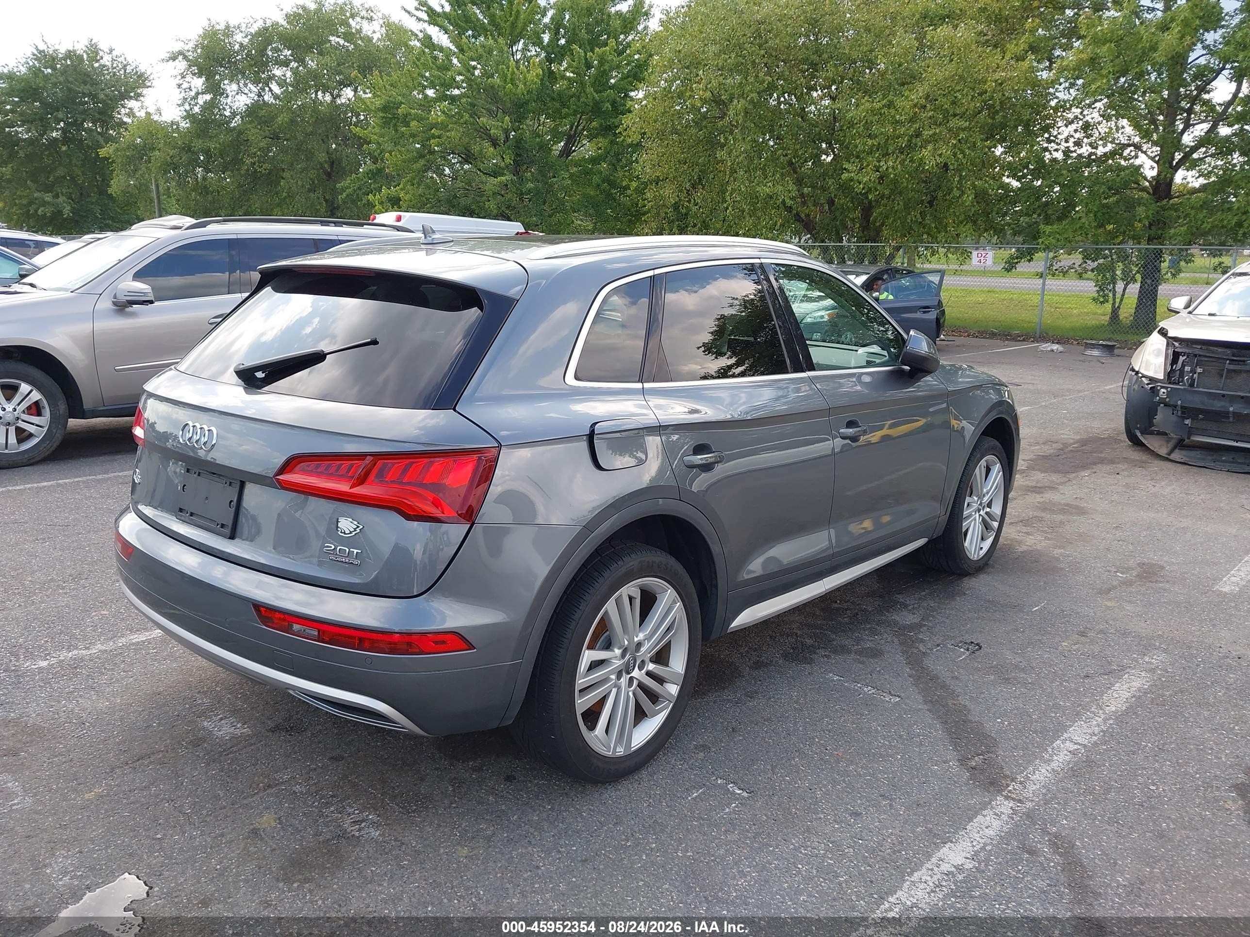 2018 Audi Q5 2.0t Premium/2.0t Tech Premium Gray vin: WA1BNAFY0J2042889