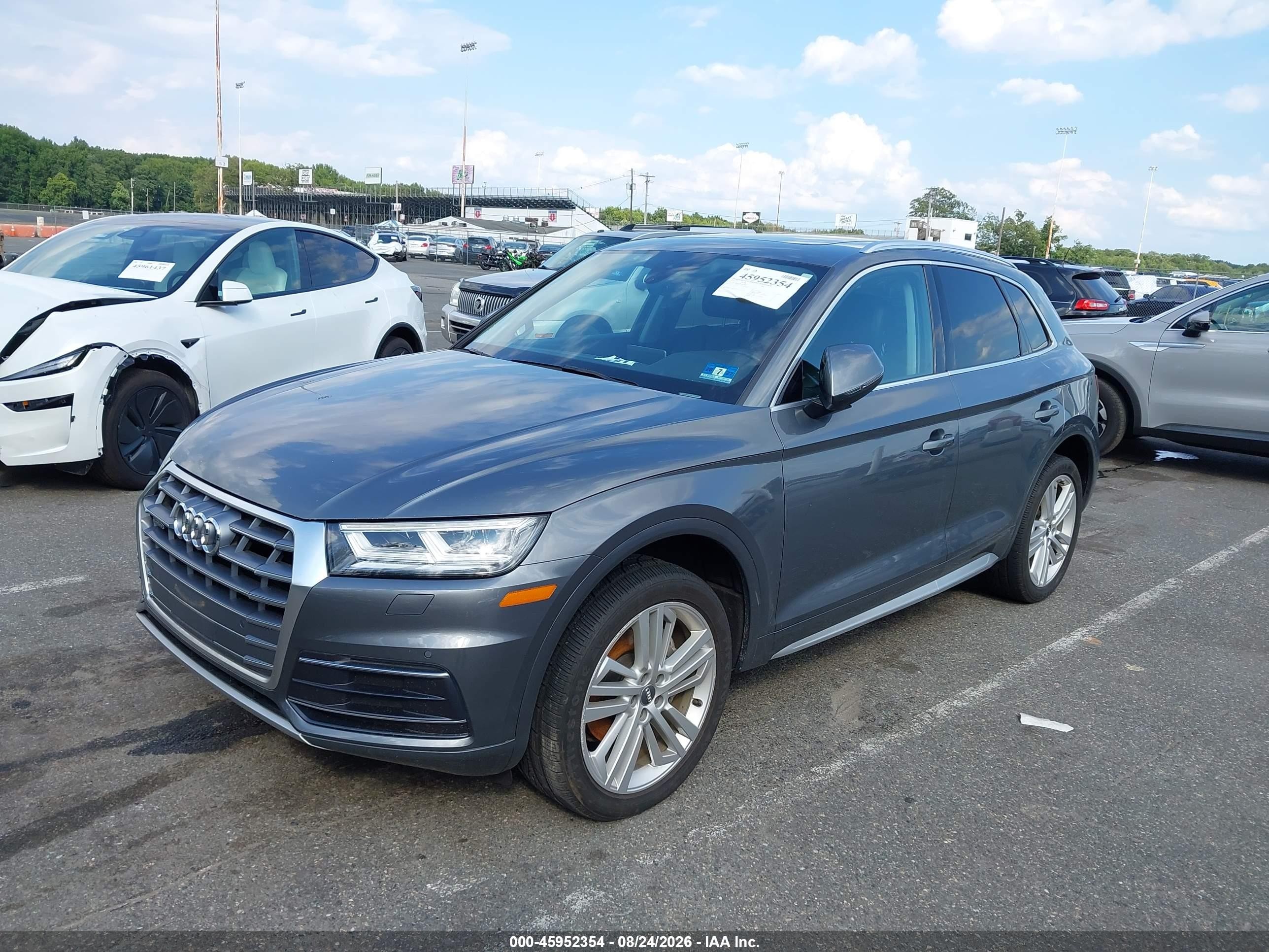 2018 Audi Q5 2.0t Premium/2.0t Tech Premium Gray vin: WA1BNAFY0J2042889