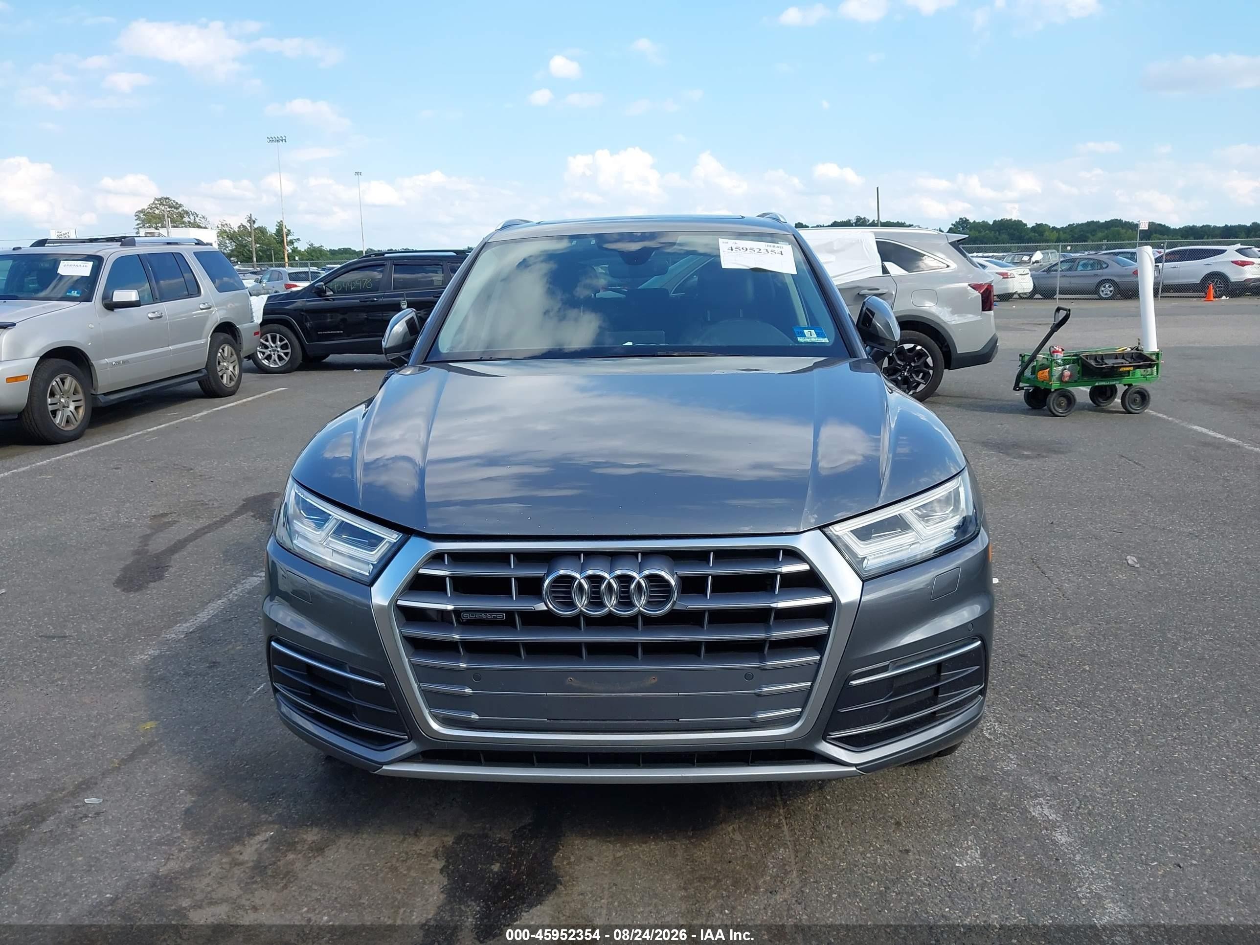 2018 Audi Q5 2.0t Premium/2.0t Tech Premium Gray vin: WA1BNAFY0J2042889