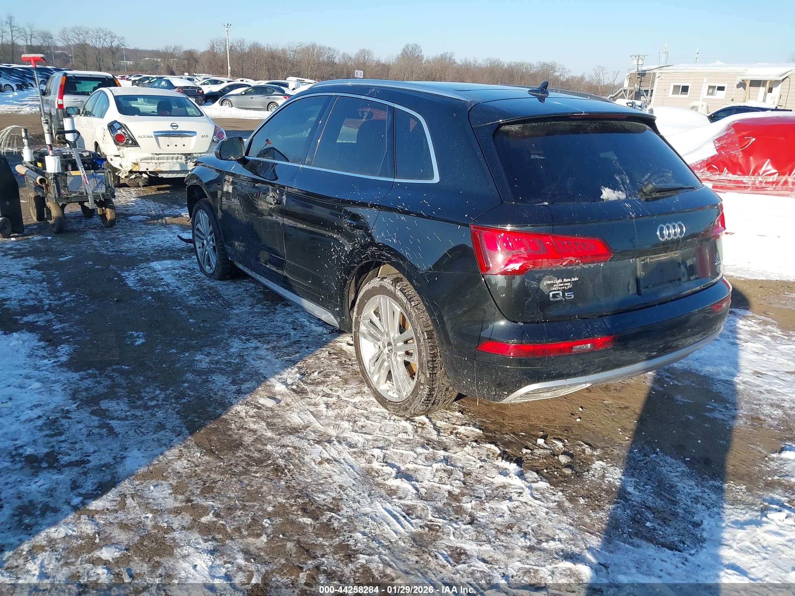 2018 Audi Q5 2.0t Premium/2.0t Tech Premium Черный vin: WA1BNAFY1J2023459