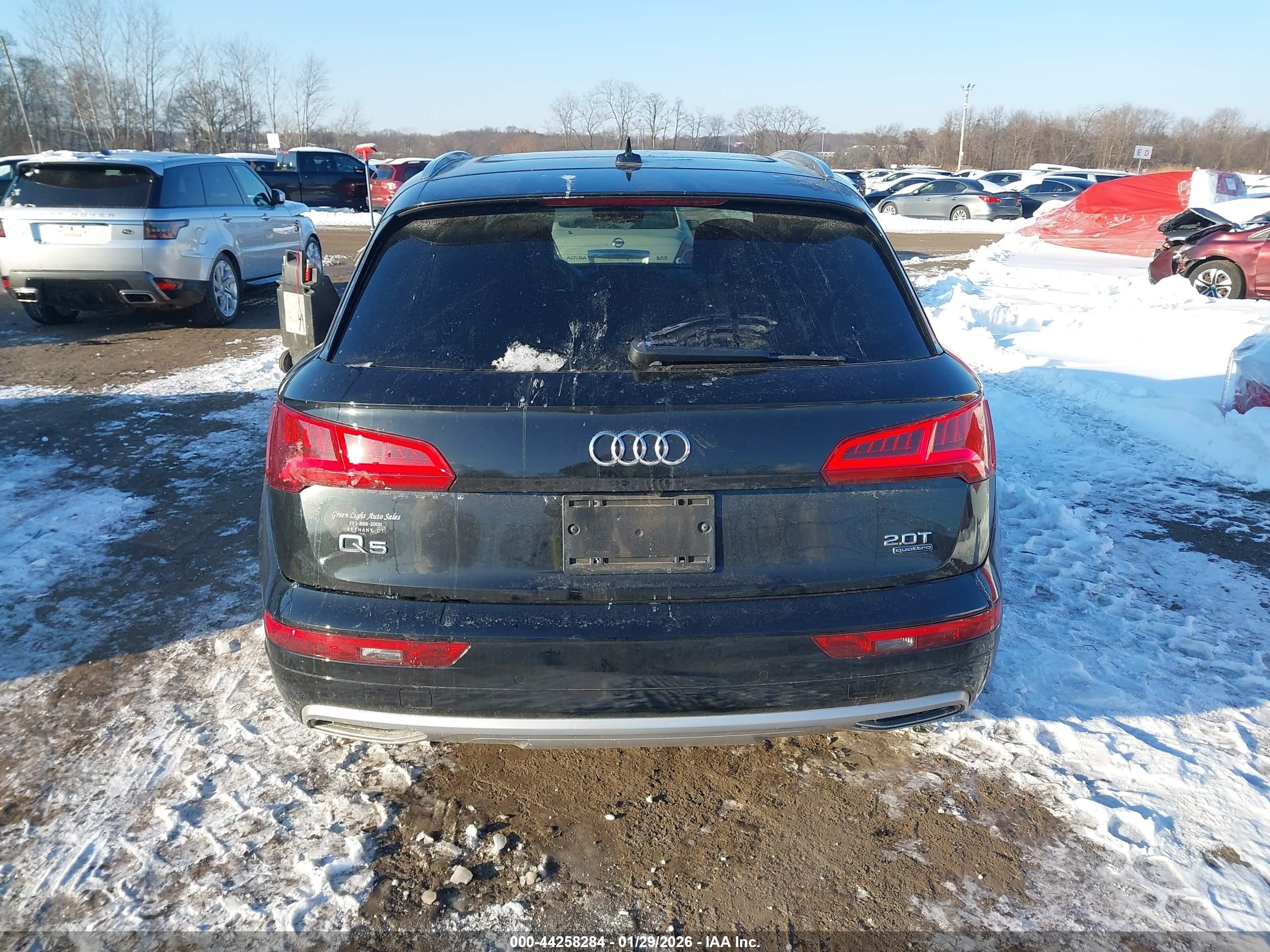 2018 Audi Q5 2.0t Premium/2.0t Tech Premium Черный vin: WA1BNAFY1J2023459
