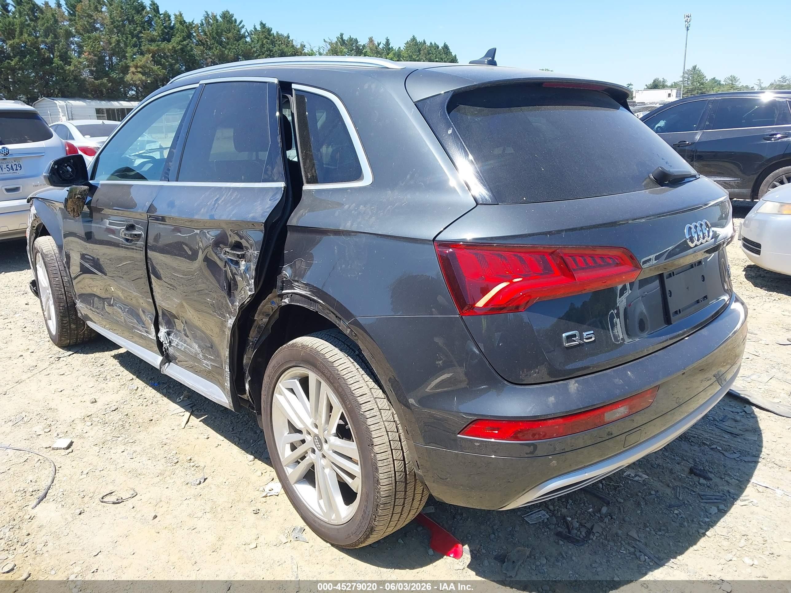 2018 Audi Q5 2.0t Premium/2.0t Tech Premium Black vin: WA1BNAFY3J2194634