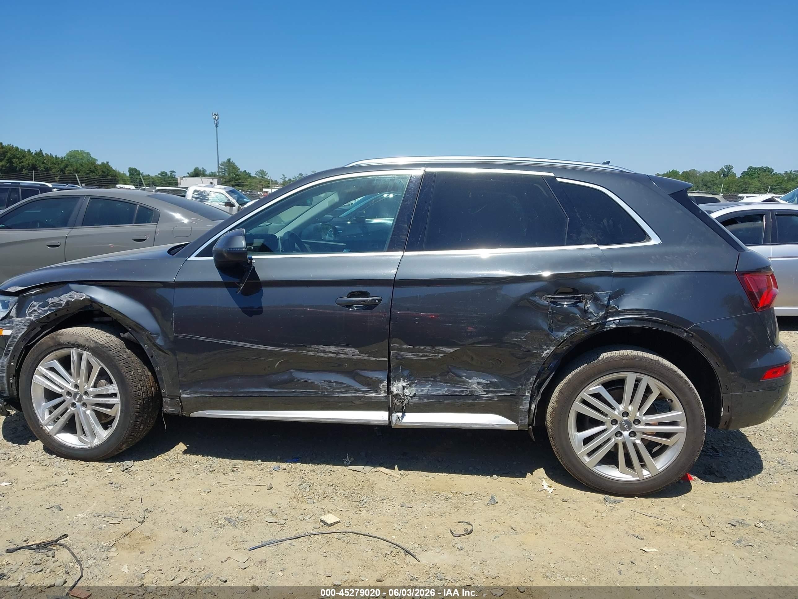 2018 Audi Q5 2.0t Premium/2.0t Tech Premium Black vin: WA1BNAFY3J2194634