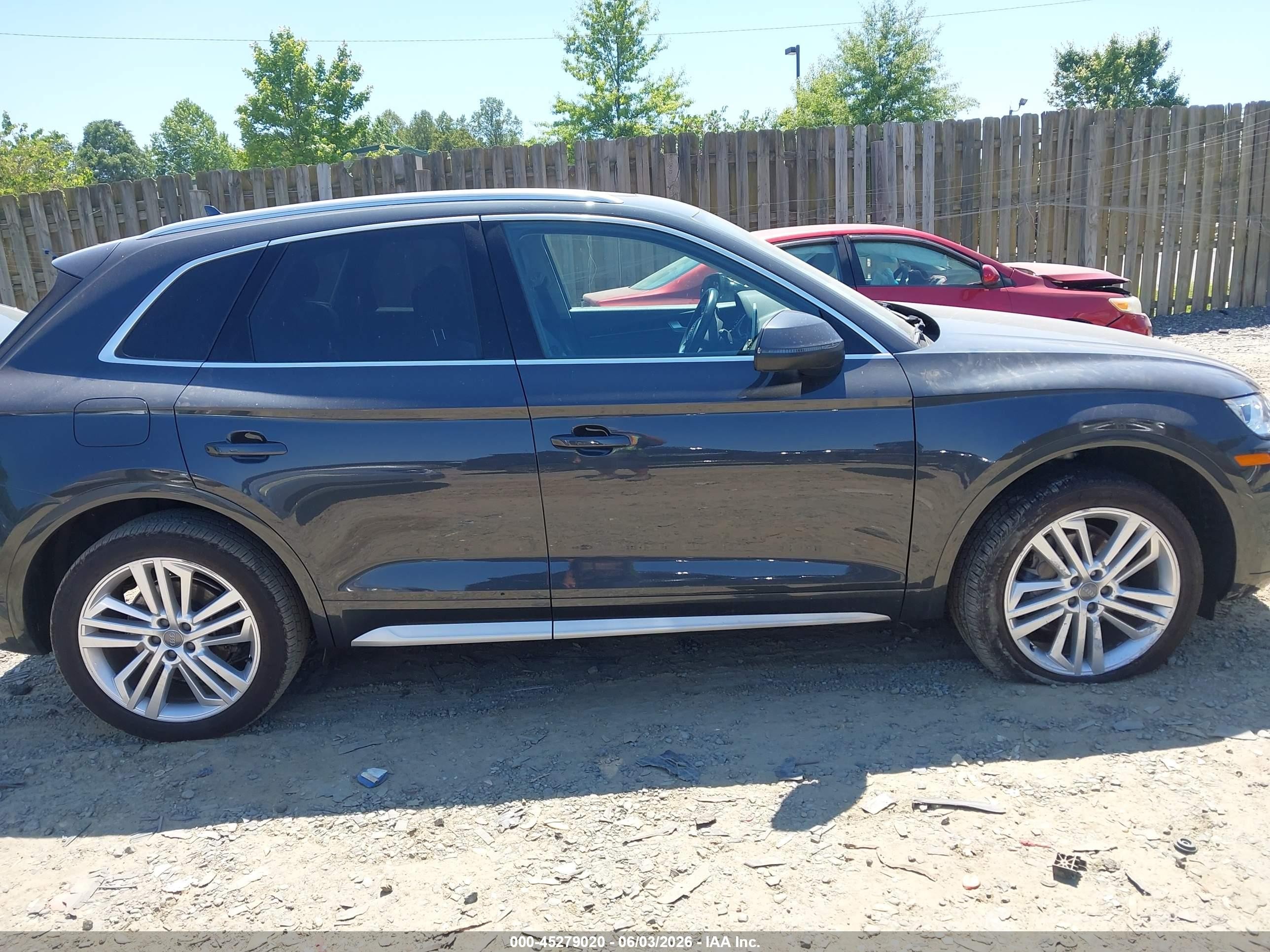 2018 Audi Q5 2.0t Premium/2.0t Tech Premium Black vin: WA1BNAFY3J2194634