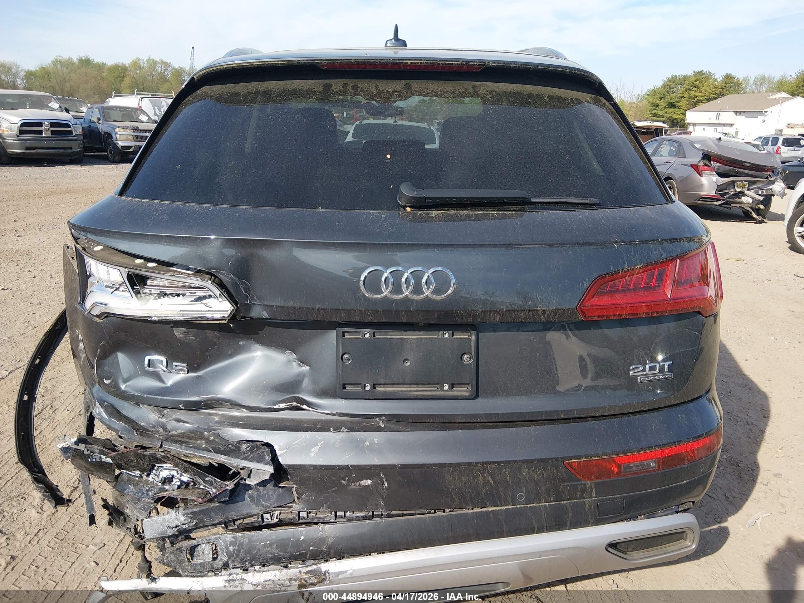 2018 Audi Q5 2.0t Premium/2.0t Tech Premium Серый vin: WA1BNAFY3J2207107