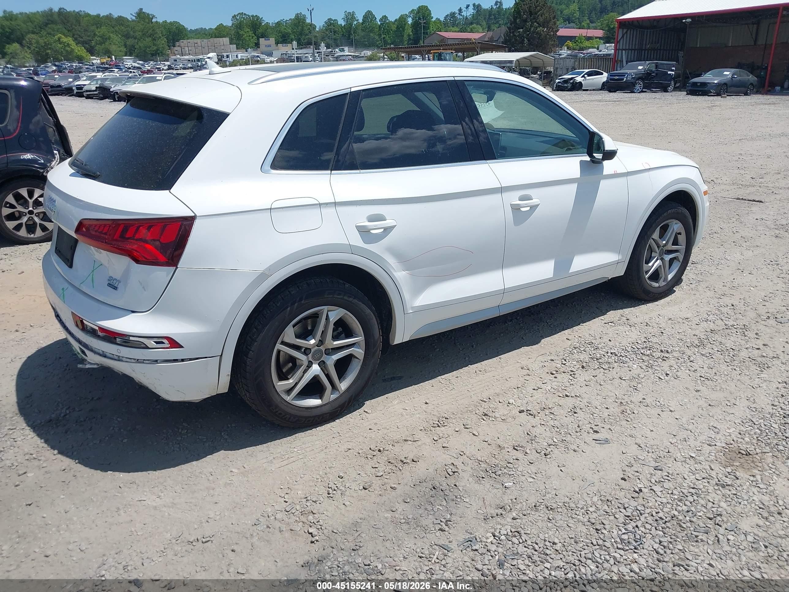 2018 Audi Q5 2.0t Premium/2.0t Tech Premium Белый vin: WA1BNAFY4J2182234