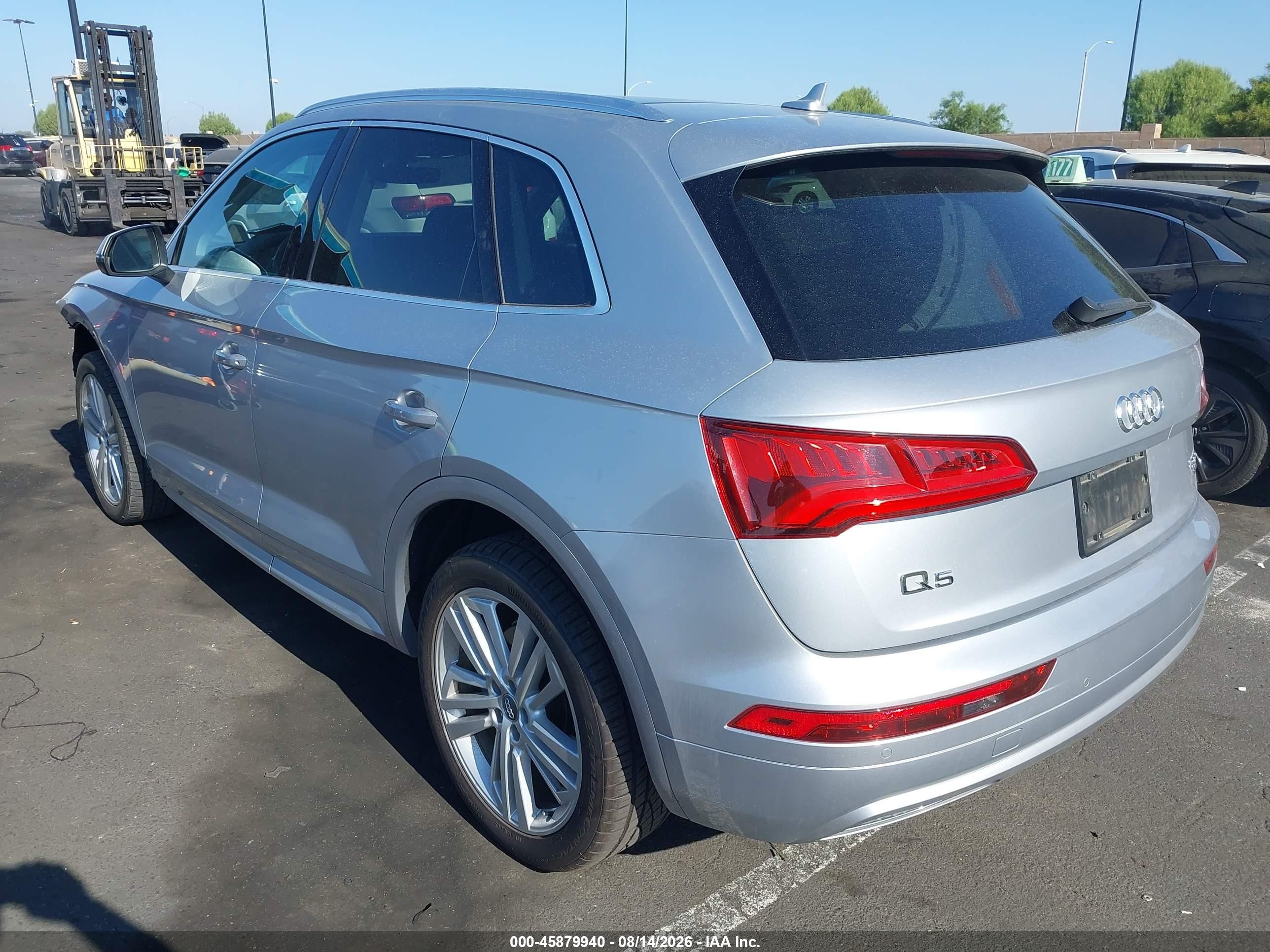 2018 Audi Q5 2.0t Premium/2.0t Tech Premium Silver vin: WA1BNAFY4J2206841