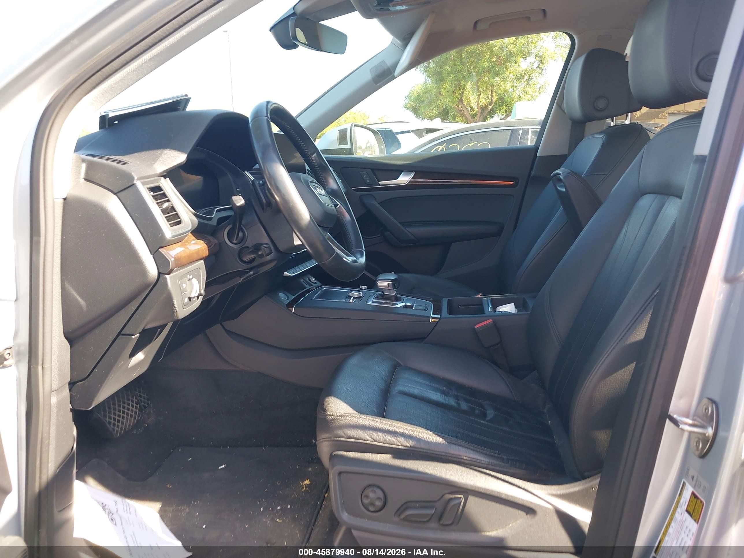 2018 Audi Q5 2.0t Premium/2.0t Tech Premium Silver vin: WA1BNAFY4J2206841