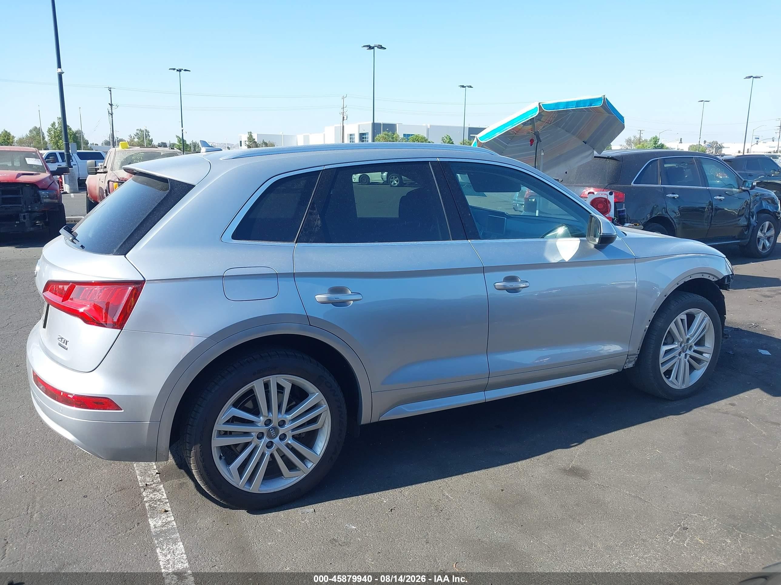 2018 Audi Q5 2.0t Premium/2.0t Tech Premium Silver vin: WA1BNAFY4J2206841