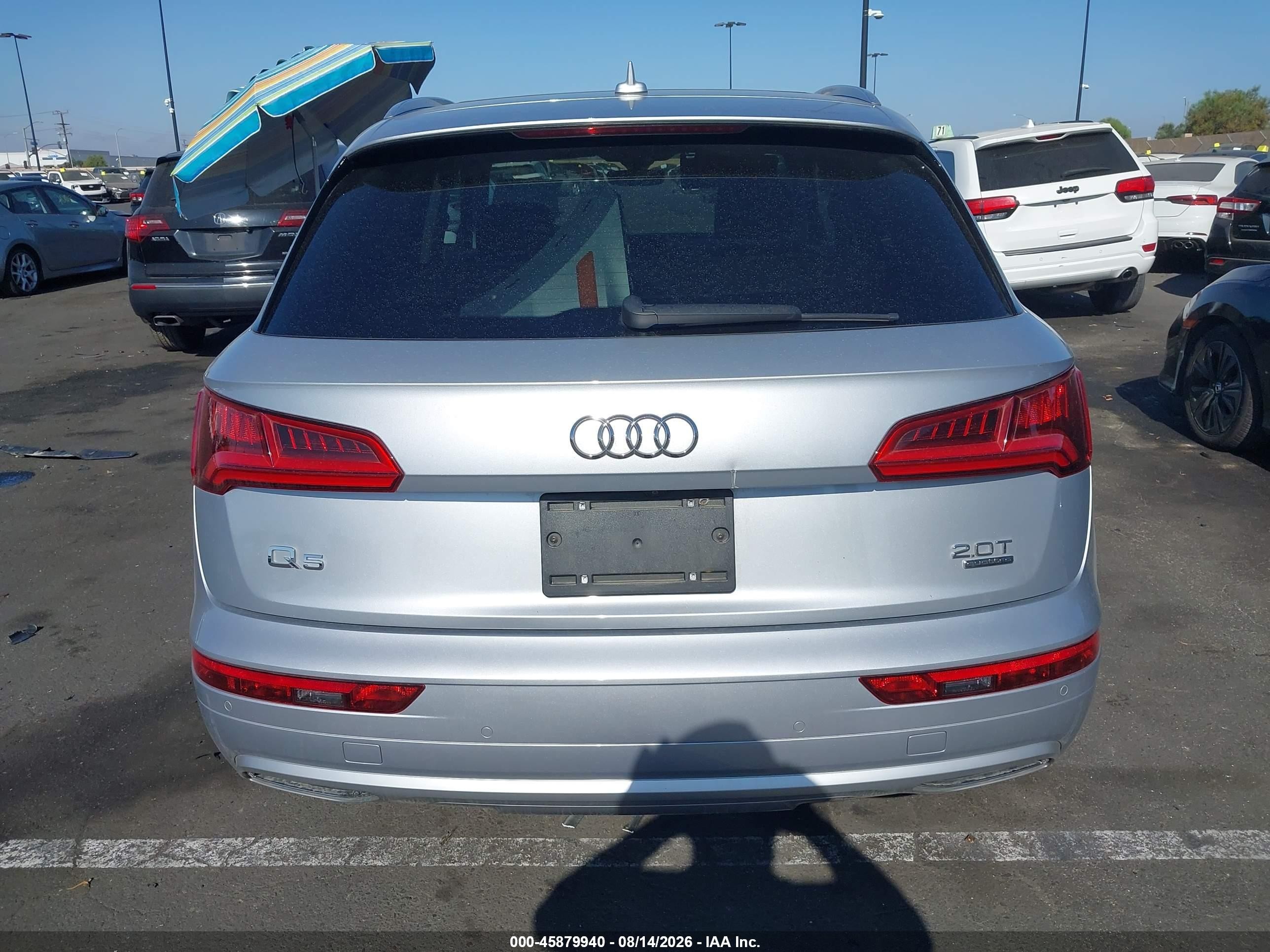 2018 Audi Q5 2.0t Premium/2.0t Tech Premium Silver vin: WA1BNAFY4J2206841