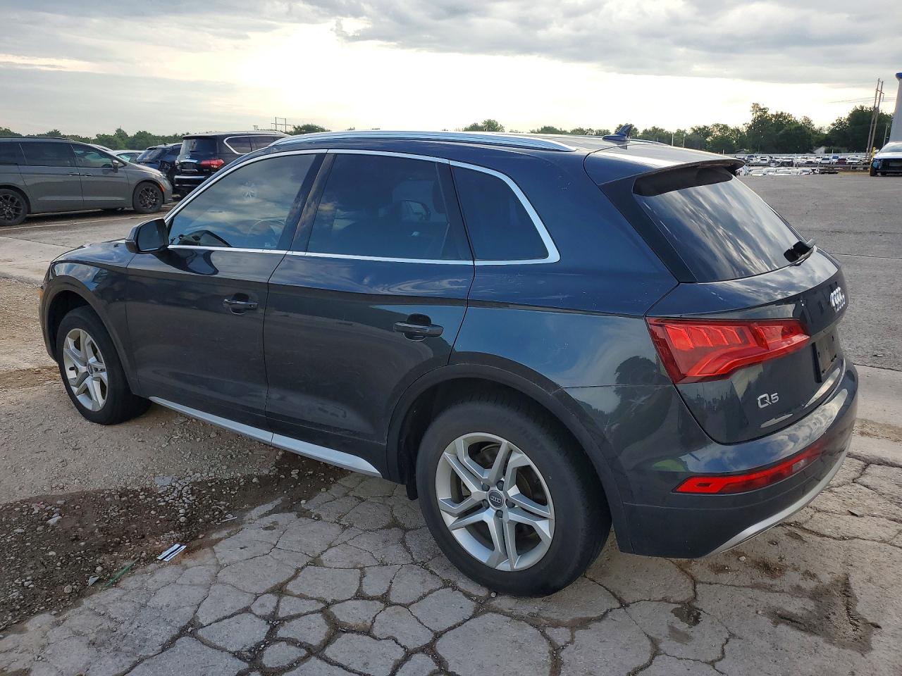 2018 Audi Q5 Premium Plus Gray vin: WA1BNAFY5J2222742