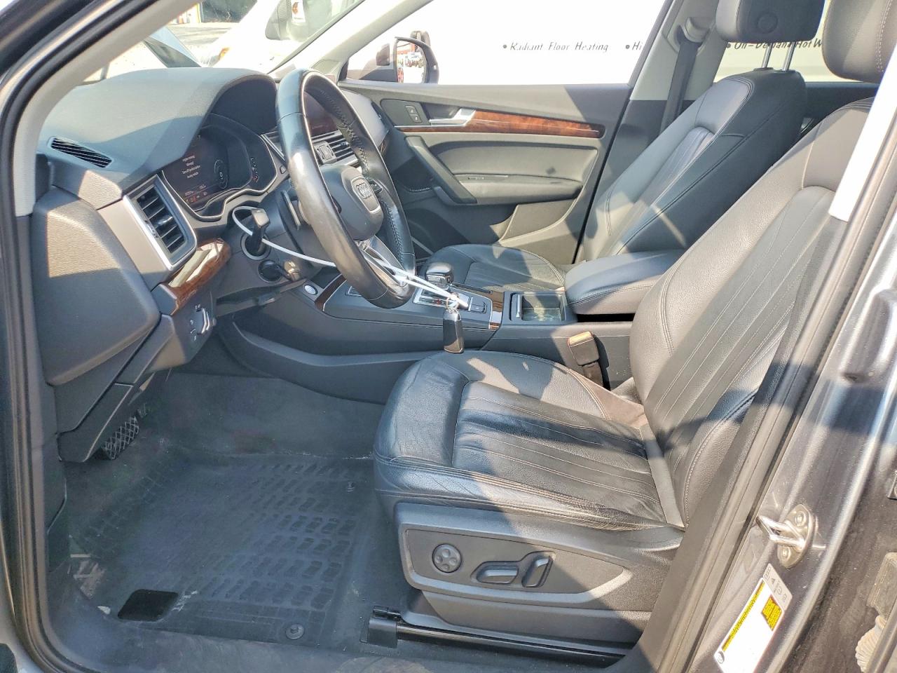 2018 Audi Q5 Premium Plus Gray vin: WA1BNAFY6J2016586
