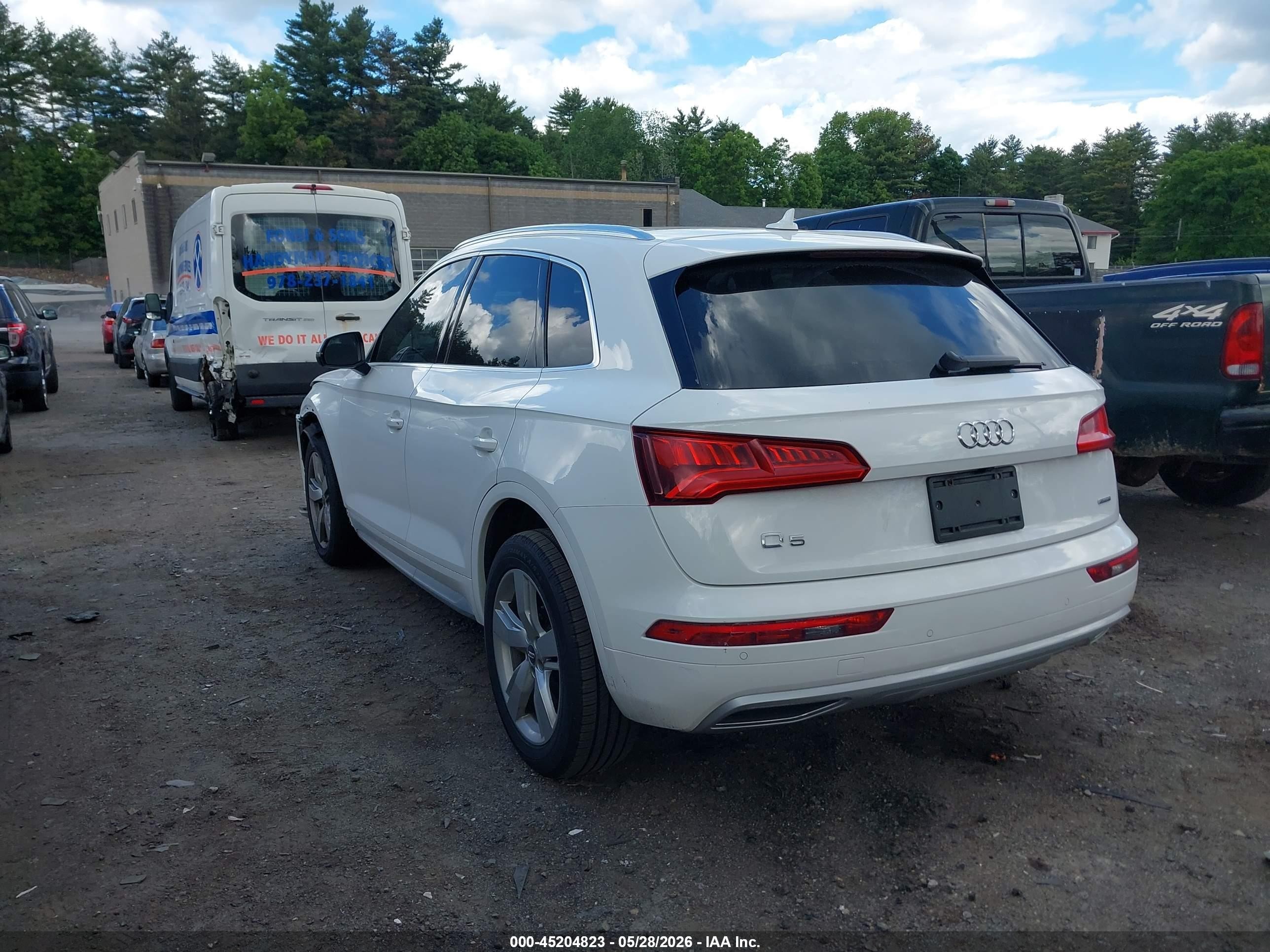 2019 Audi Q5 45 Premium White vin: WA1BNAFY7K2052904